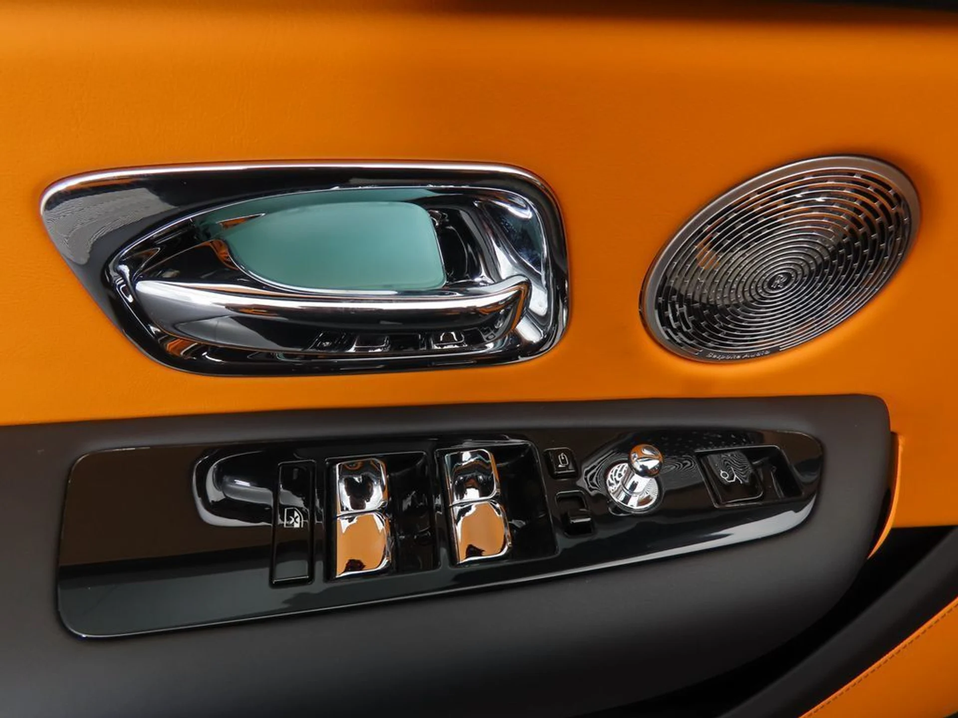 mph022_2787126673_used_2023_rolls_royce_cullinan_sportutility_8119_22974083_23_1024_e8cd19d247