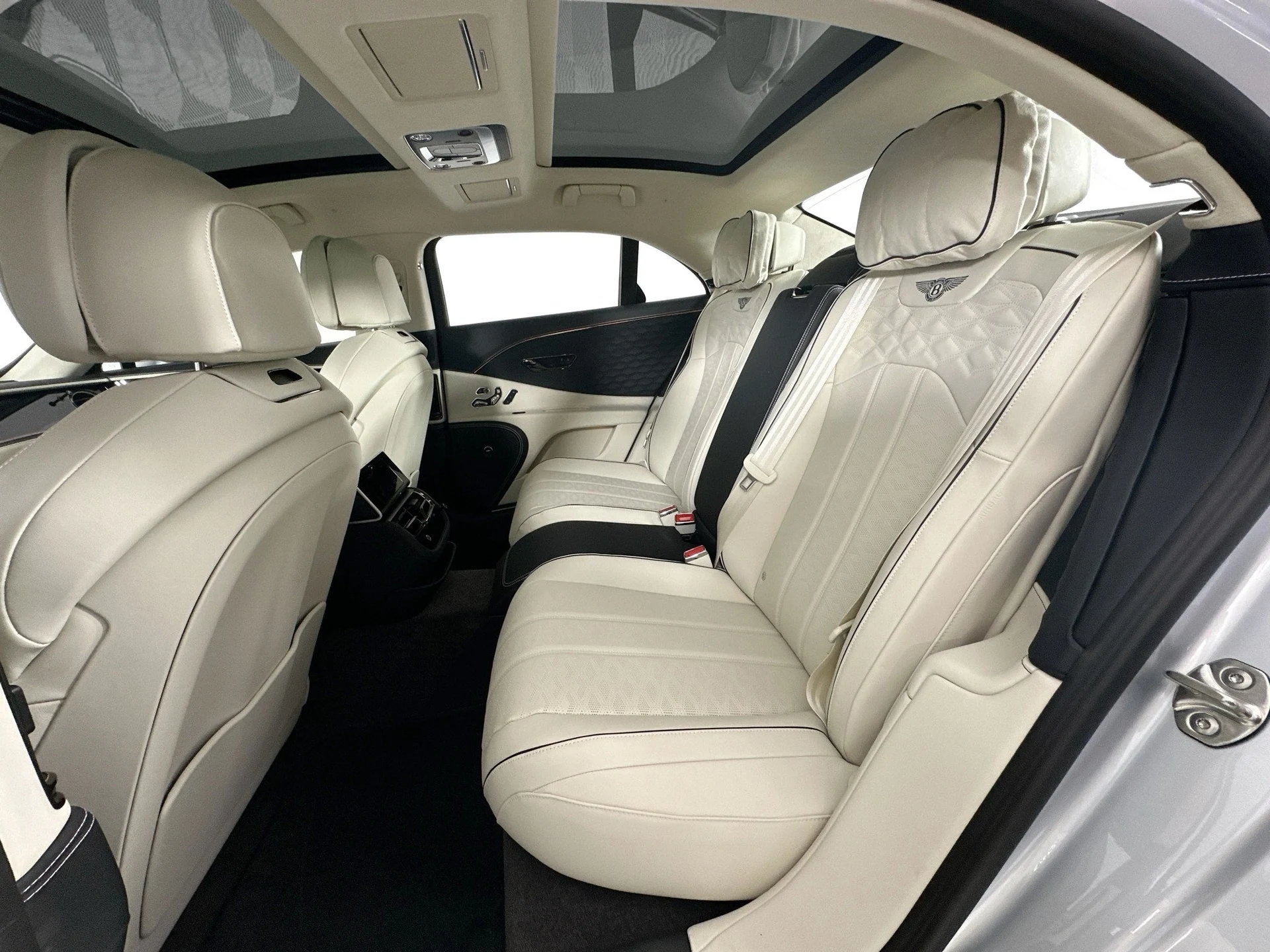 mph022_2789789479_23_2b369e5c13