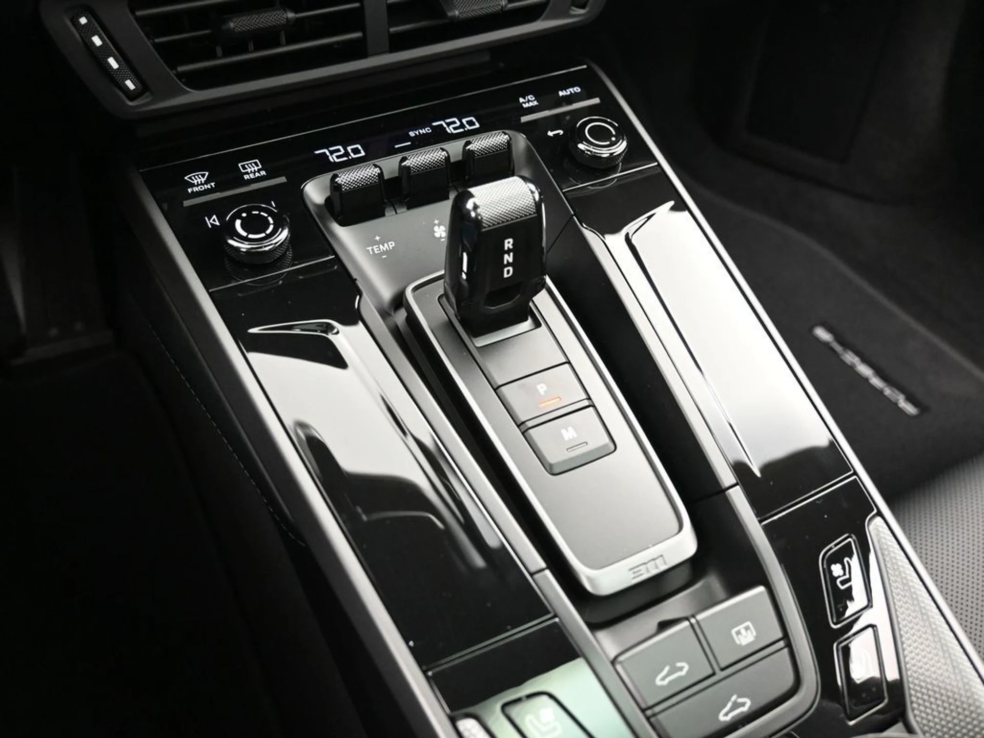 mph022_2793365955_image_22_ace68ead61