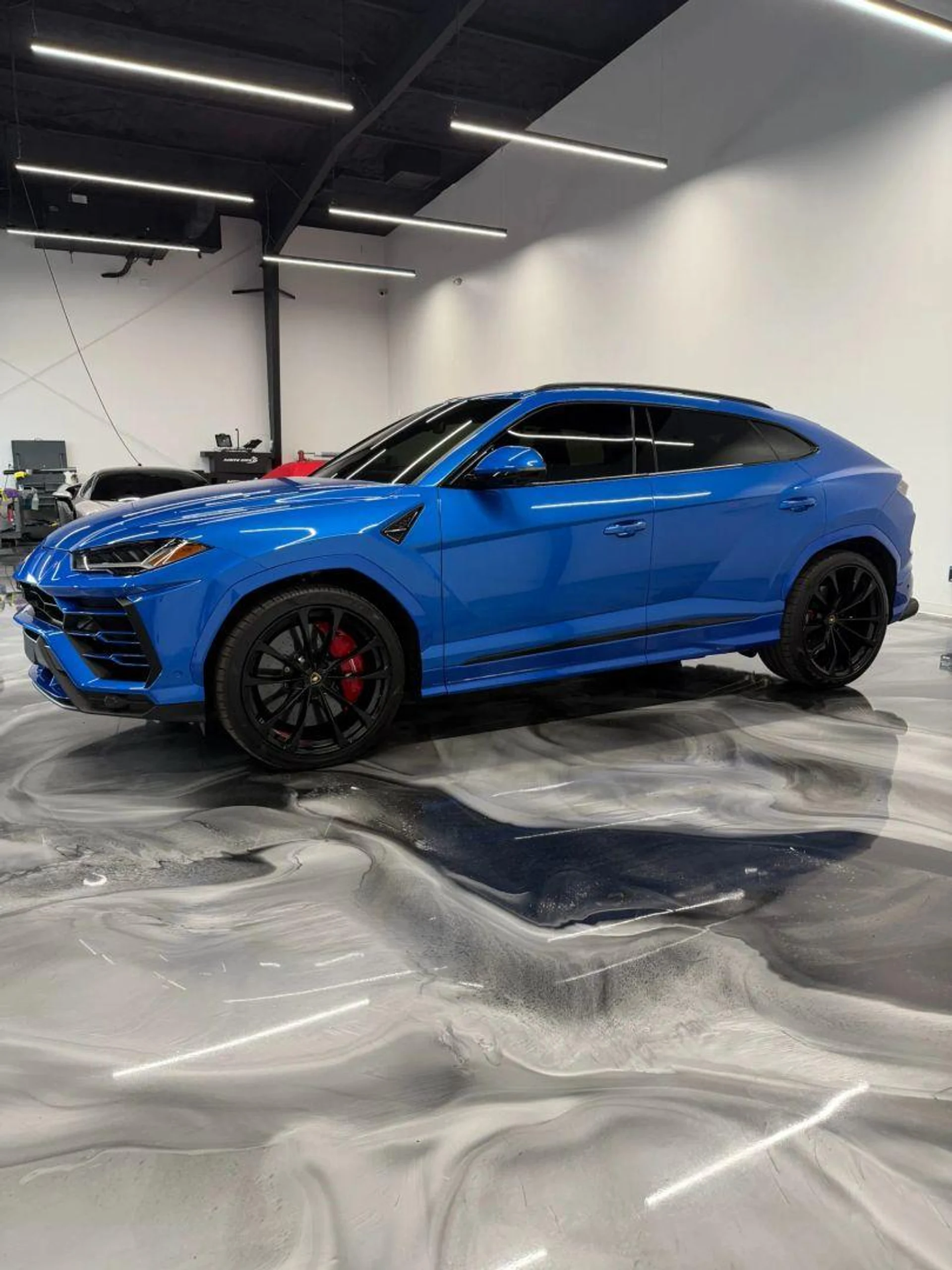 mph022_2800147026_Used_2019_Lamborghini_Urus_Sport_Utility_4_D_1784105686_af9e54a006