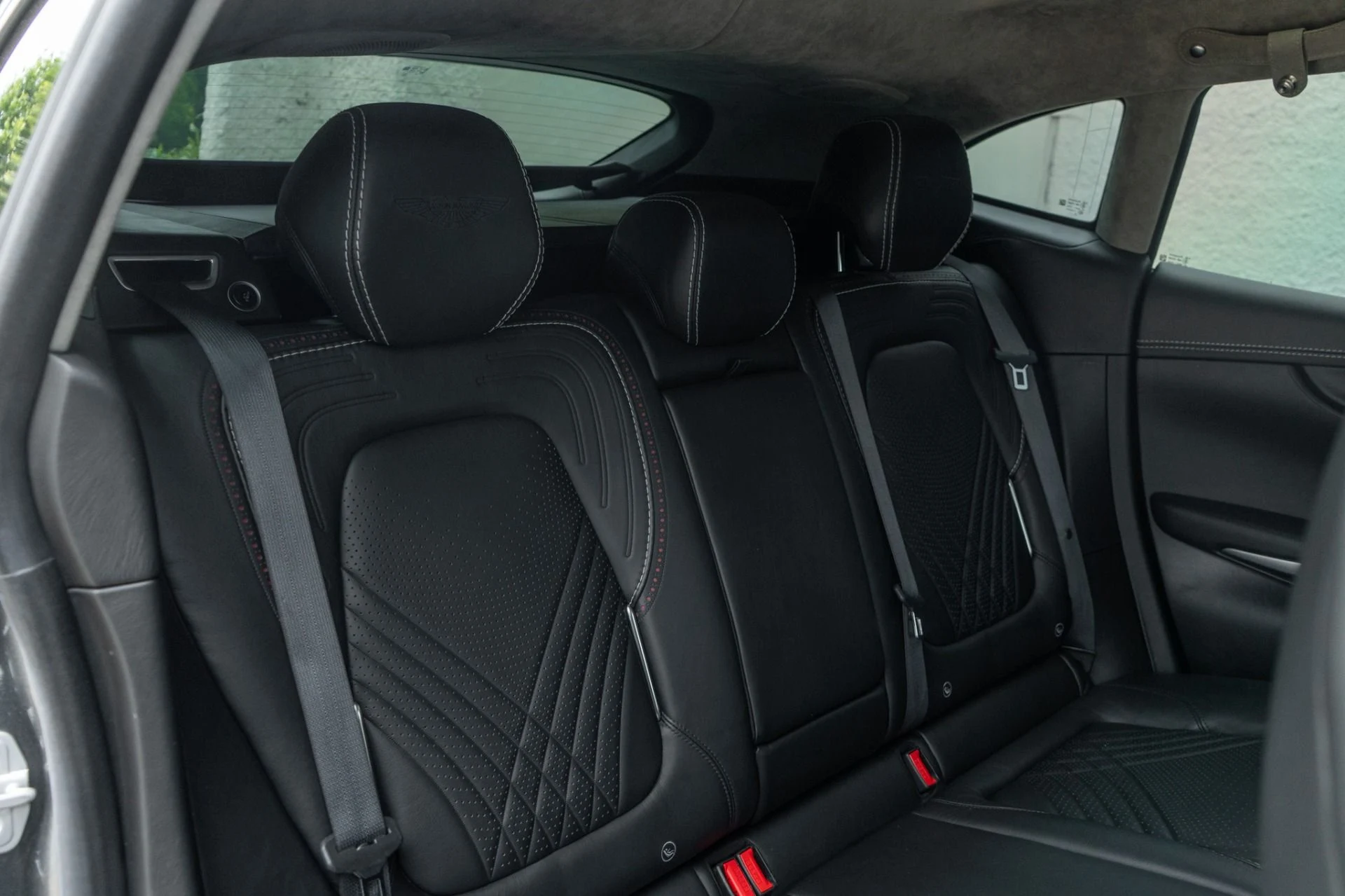 mph022_2802960991_Used_2021_Aston_Martin_DBX_1777485060_46916403c5