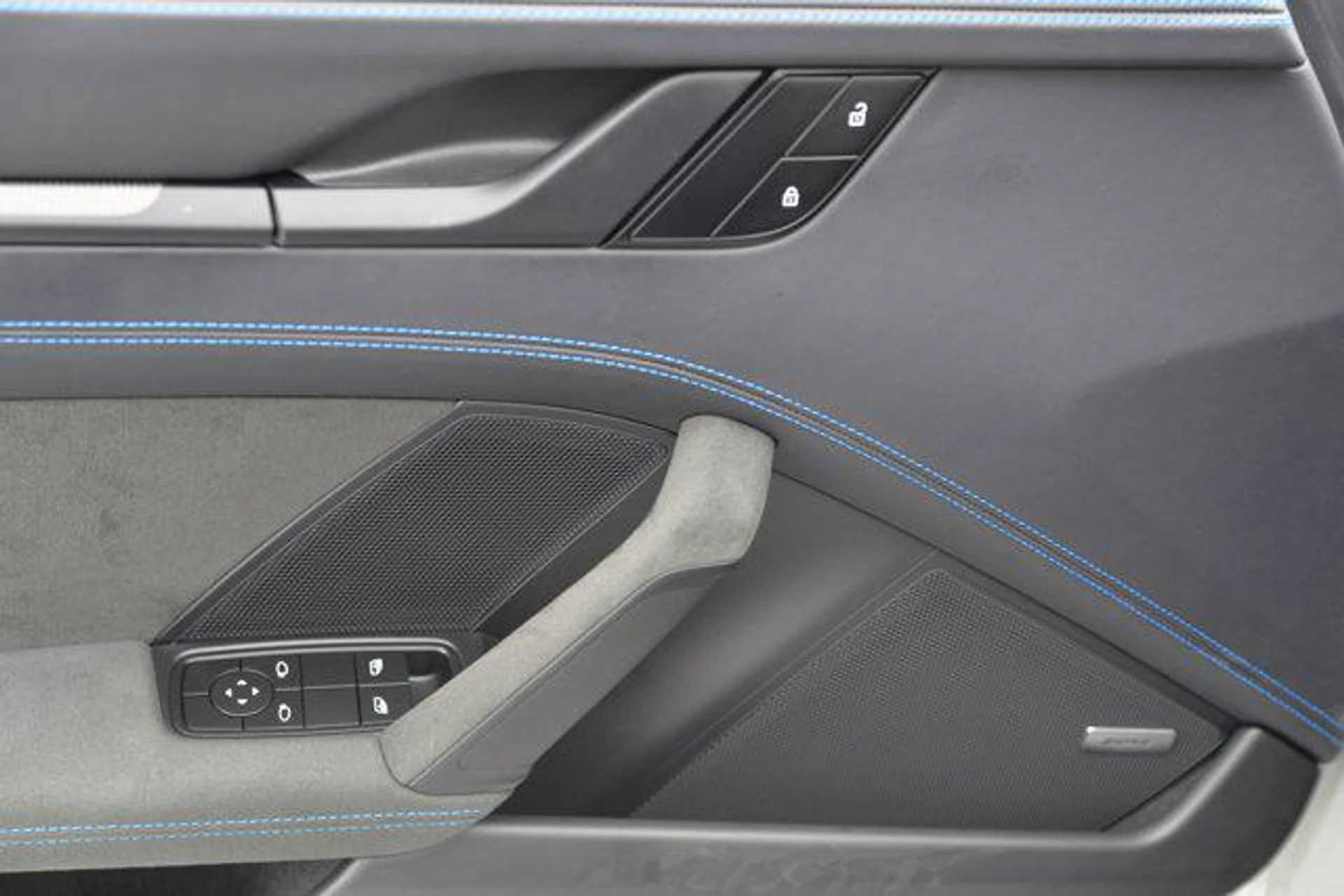 mph022_2804956786_t_B2d_PWA_0y_Fo7_D3_R_AG_Kg_J_Ug_ESOM_5364d5fdcf