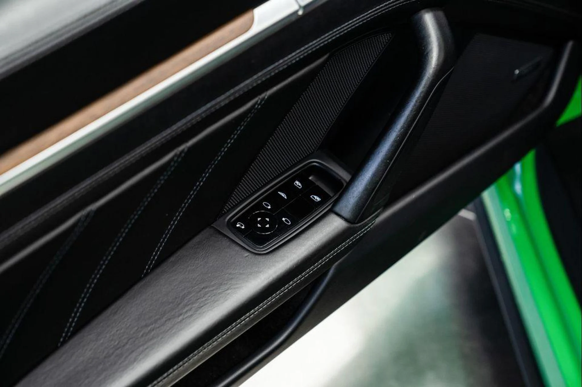 mph022_281341261_IK_0_EGQA_7_J9i_P_pyl_O_Xpu_V40_R78_M_5a62e5df37