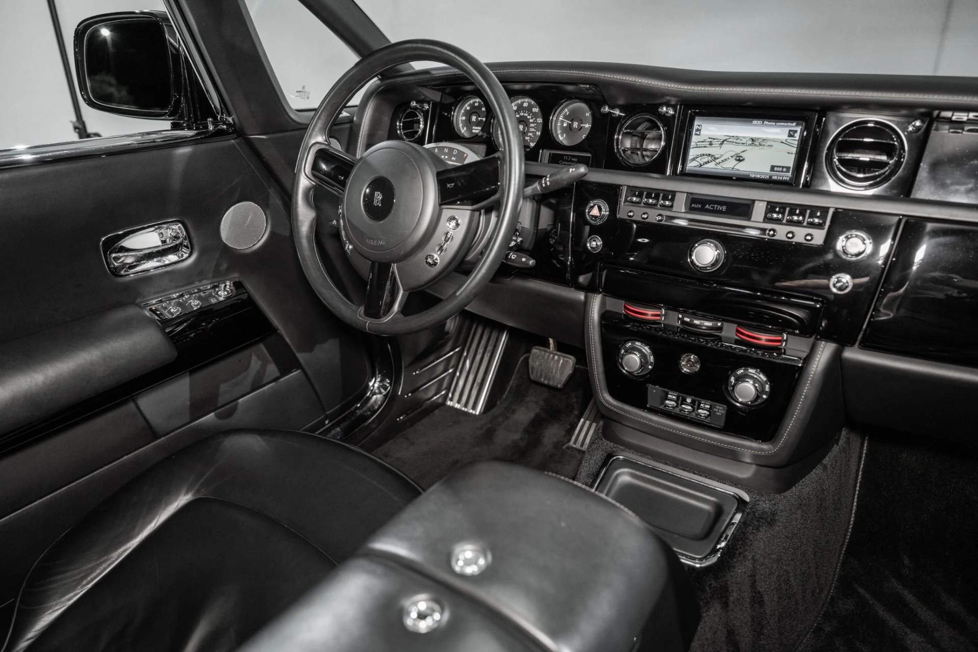 mph022_2819008941_Used_2010_Rolls_Royce_Phantom_Coupe_1760972669_6e601160f6