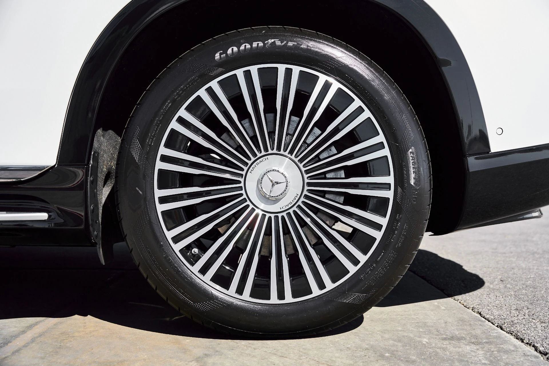 mph022_2829705309_Used_2025_Mercedes_Benz_EQS_Maybach_EQS_680_1773365782_81cb4f04a9