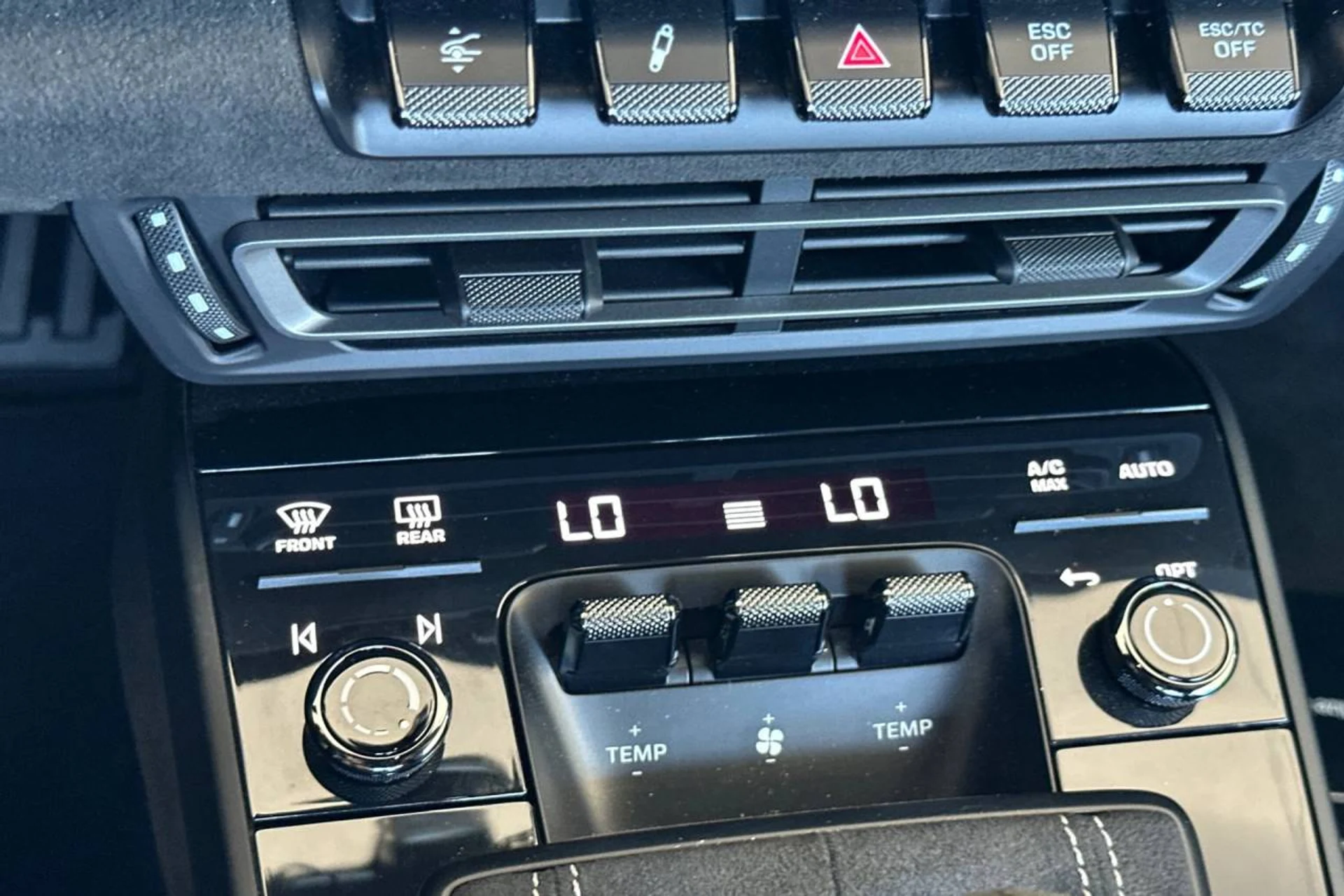 mph022_2835018128_1280_ada22b9f02