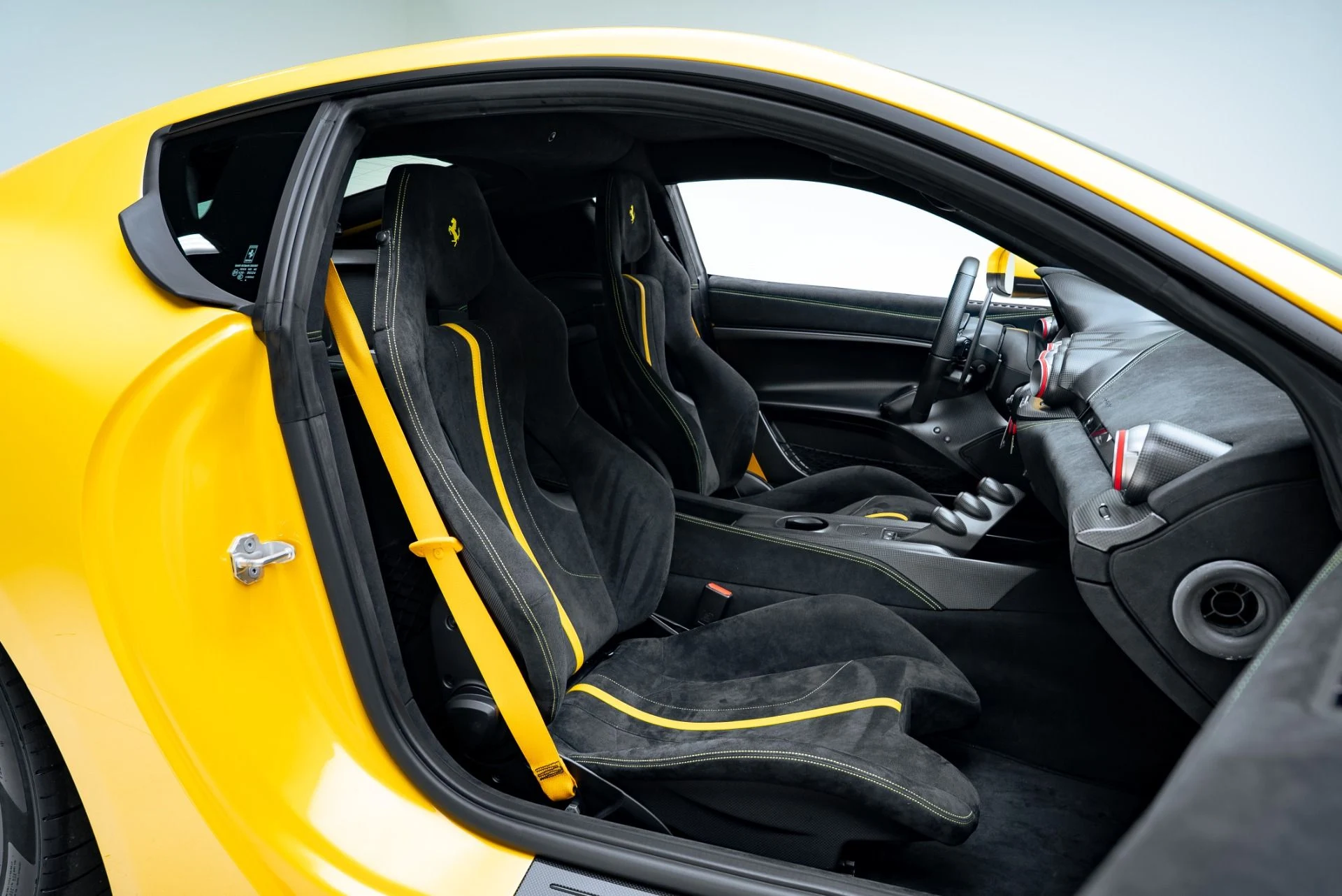mph022_2836580973_Used_2017_Ferrari_F12tdf_1777399989_03f1edd013