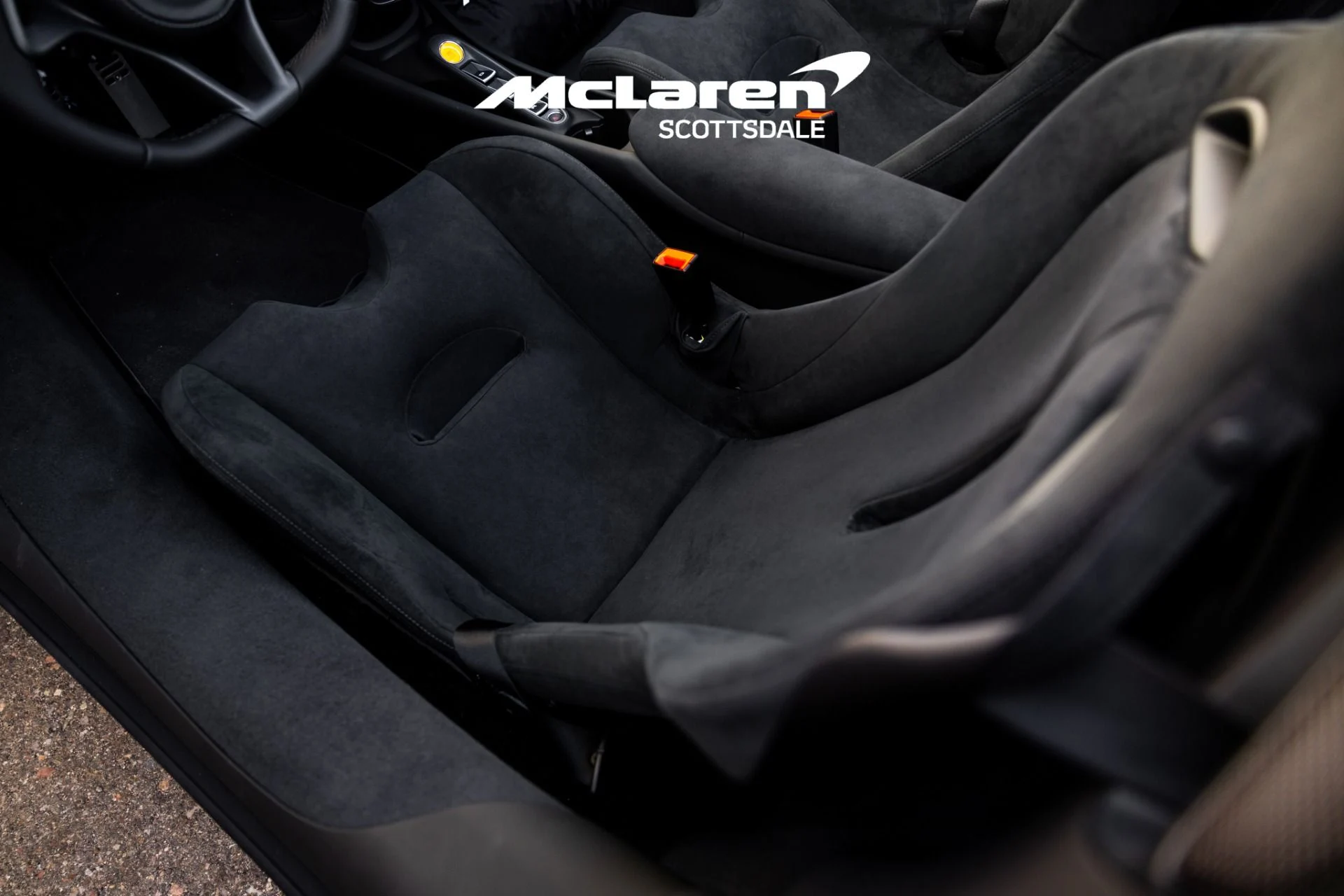 mph022_2837107980_Used_2025_MCLAREN_ARTURA_1728156448_3941540d3c