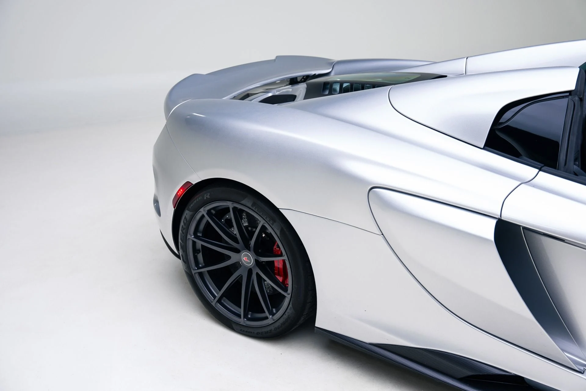 mph022_2837496601_Used_2016_Mc_Laren_675_LT_Spider_1767723884_9fb52ace0f