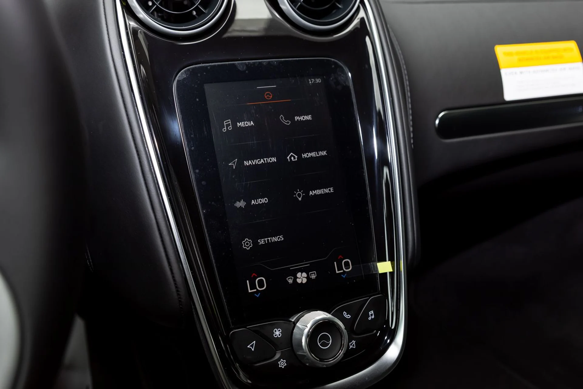 mph022_2837699626_555_p23_l_15e2dec1fe