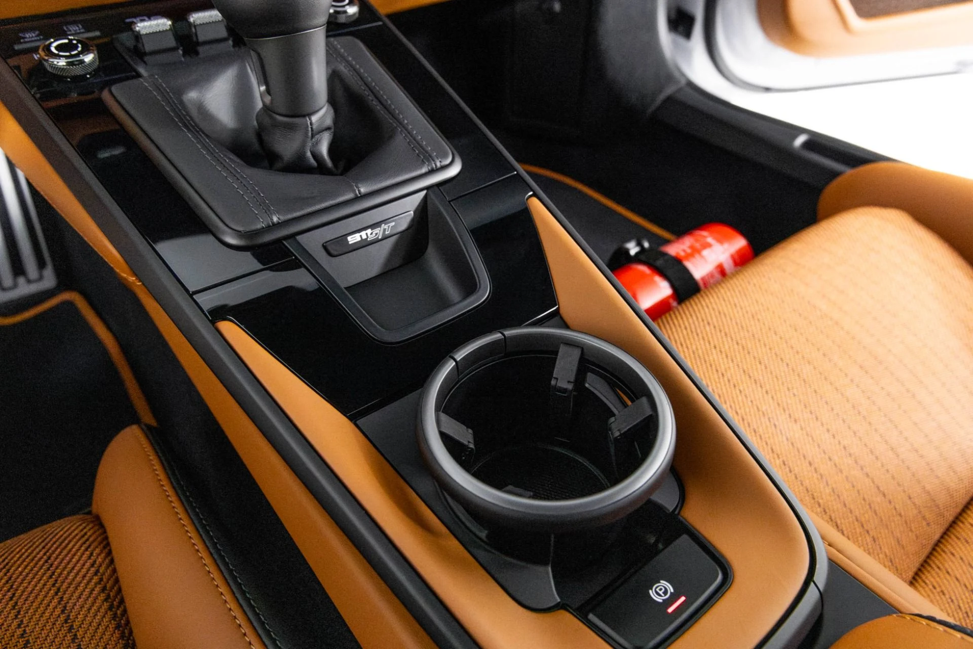 mph022_2842414568_Used_2024_Porsche_911_ST_1762299722_9e899c060a