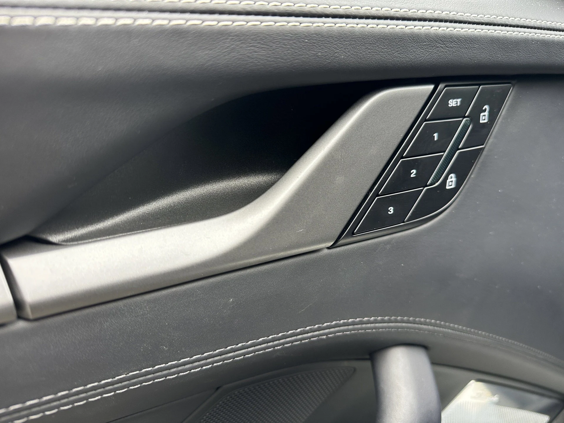 mph022_2850688398_e4ae897e9a198198265ef35039afee85x_07a237352c