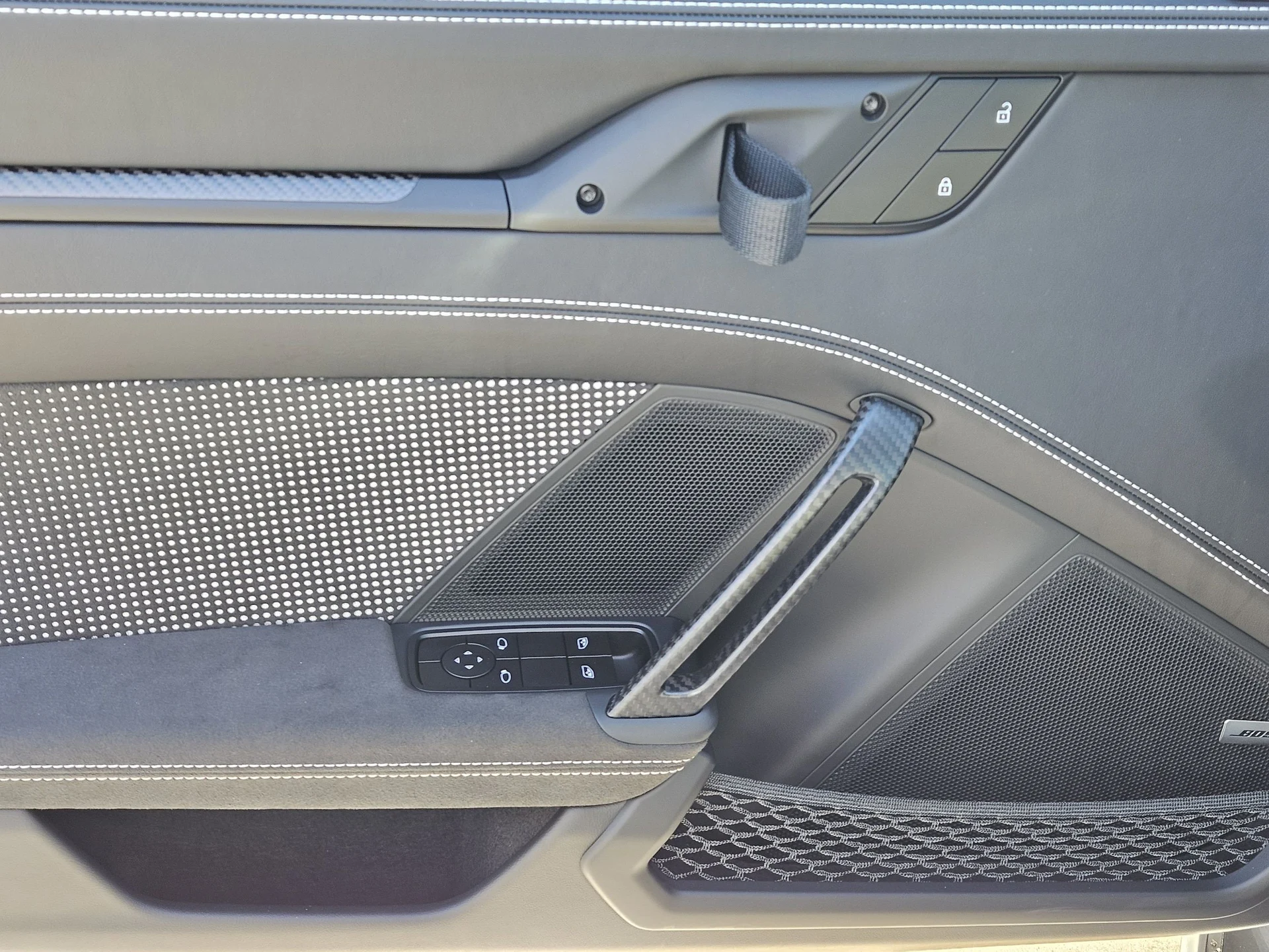 mph022_2856235122_0d561933b88c8a165e9cf42ca1f6f76ex_26388f88ac