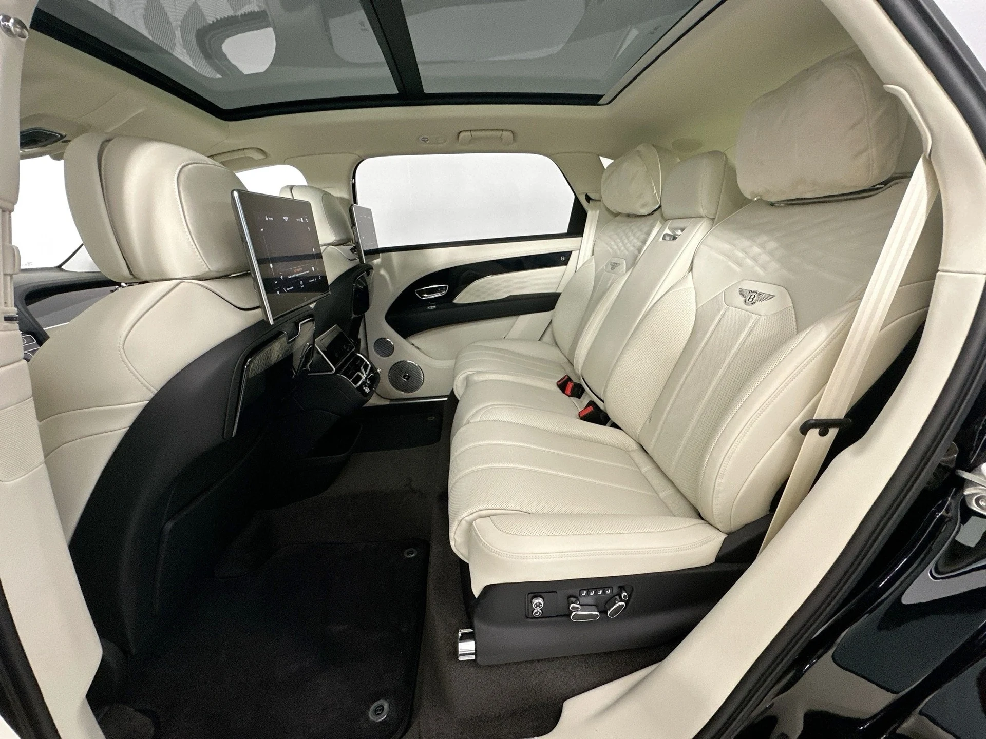 mph022_2861539077_23_5006c4bab4