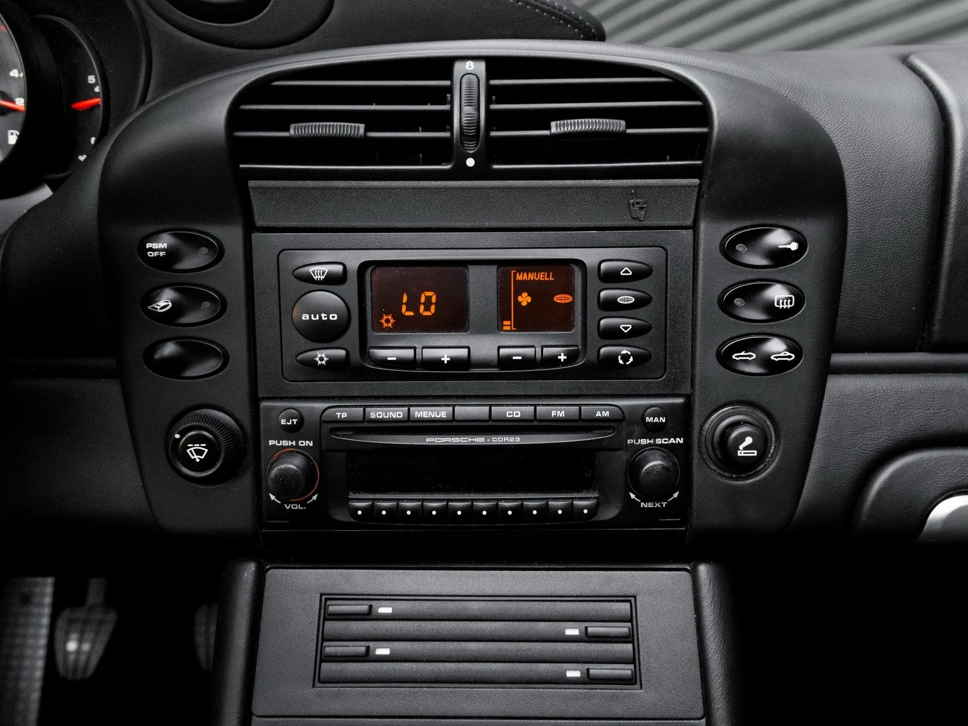 mph022_2864778508_23_6df8c8acb9