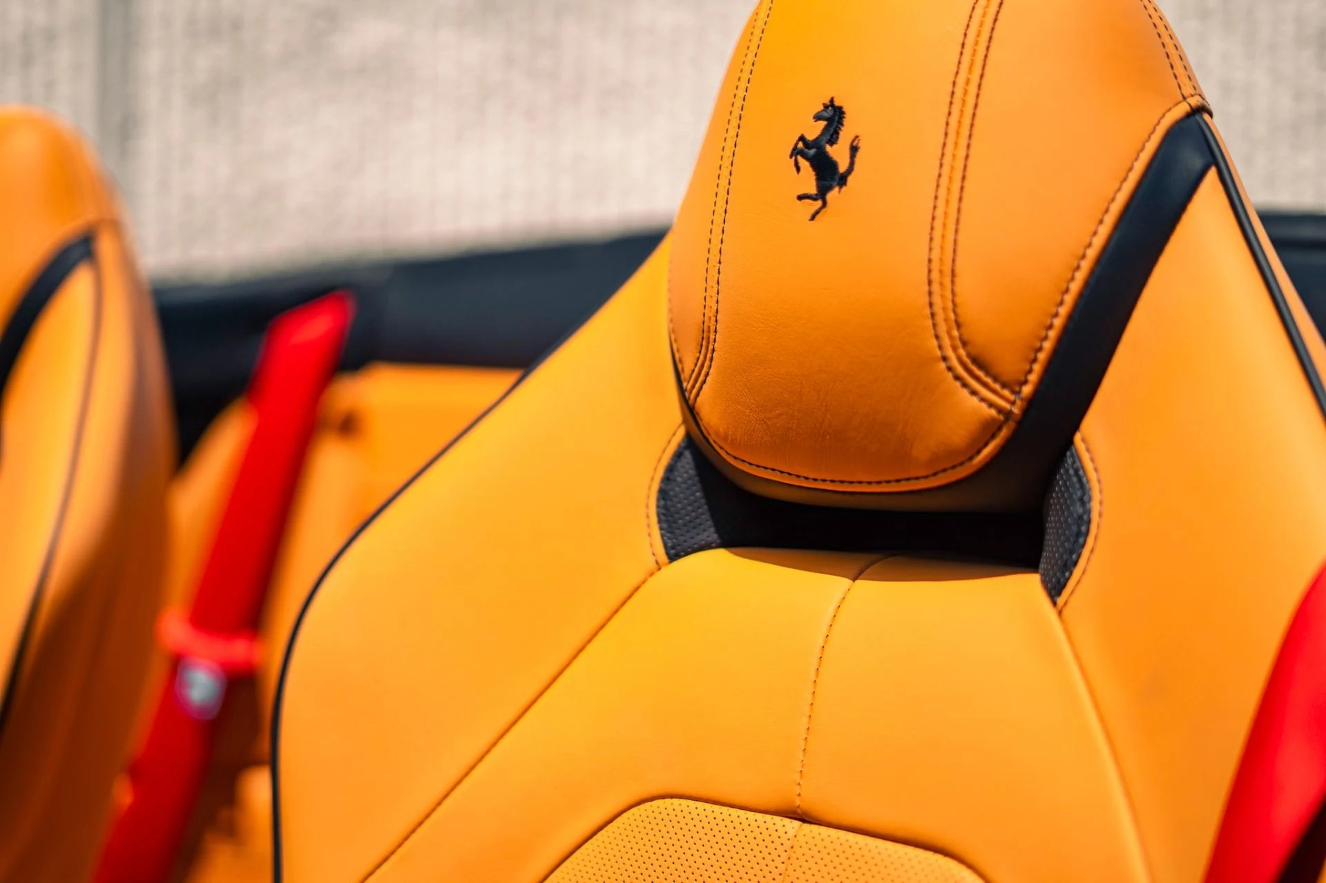 mph022_2867610482_Used_2016_Ferrari_California_T_1777481400_5a8aa73484