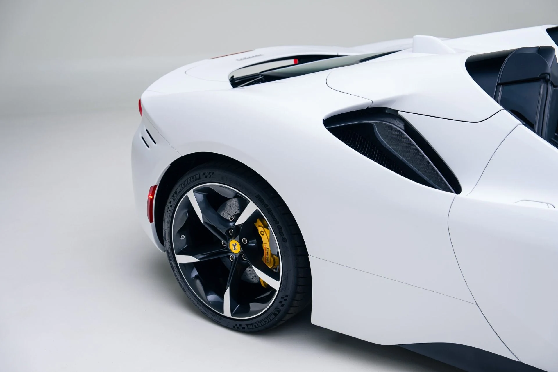 mph022_2868197444_Used_2024_Ferrari_SF_90_Spider_1764978674_c06a7d0749