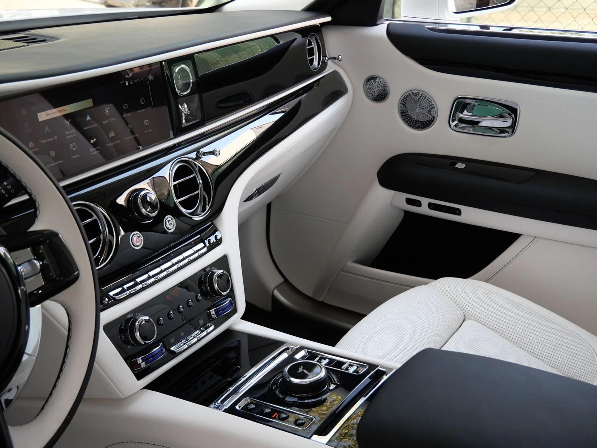 mph022_2870080746_c77955919544f80a084588a29c28ca10x_275b4f4964