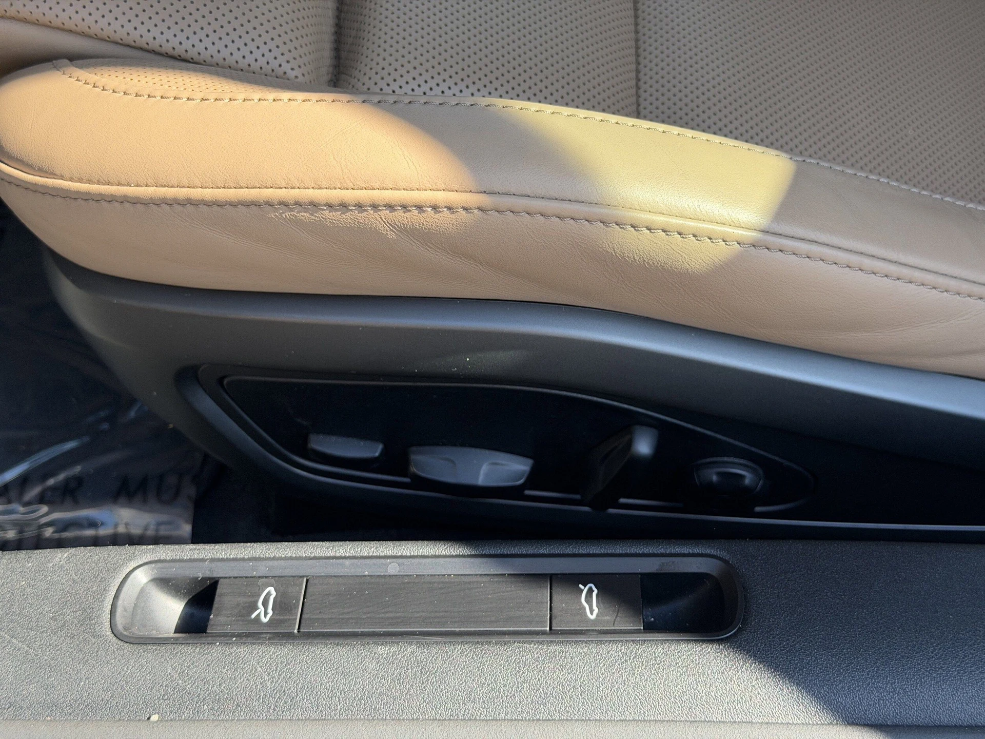 mph022_287125483_1b941f36ee875bbefaa77f955279b736x_e136074df9