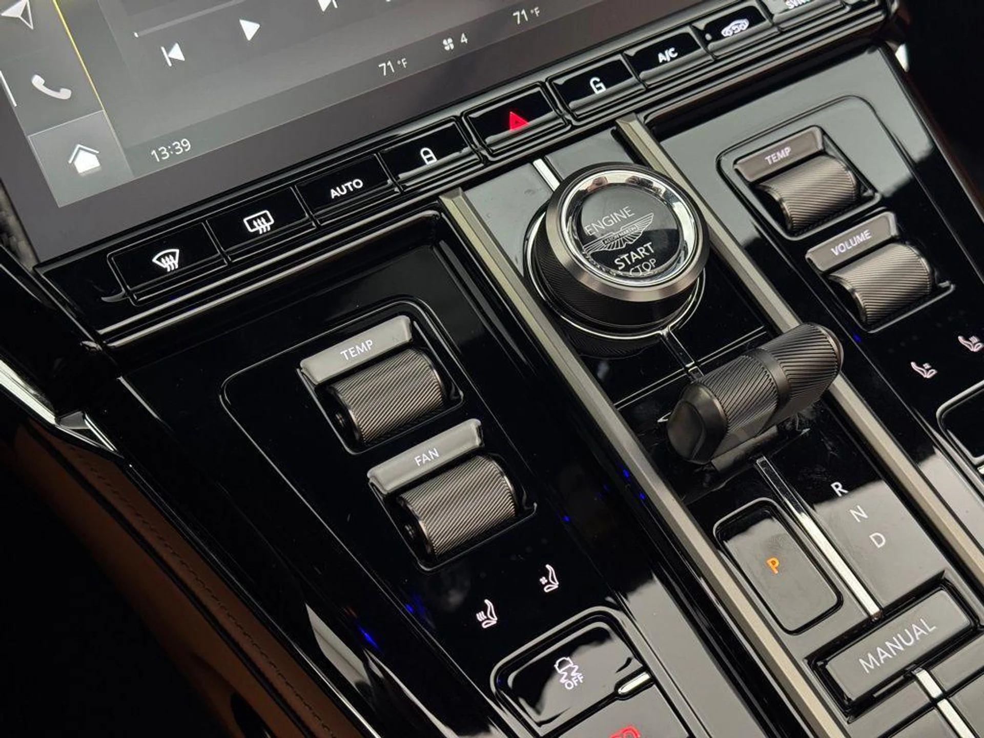 mph022_2874564218_ox_W7_O4_Vh_DTVZMM_4i_Wf_UEO_Ef_D5_Bs_d3d113b947