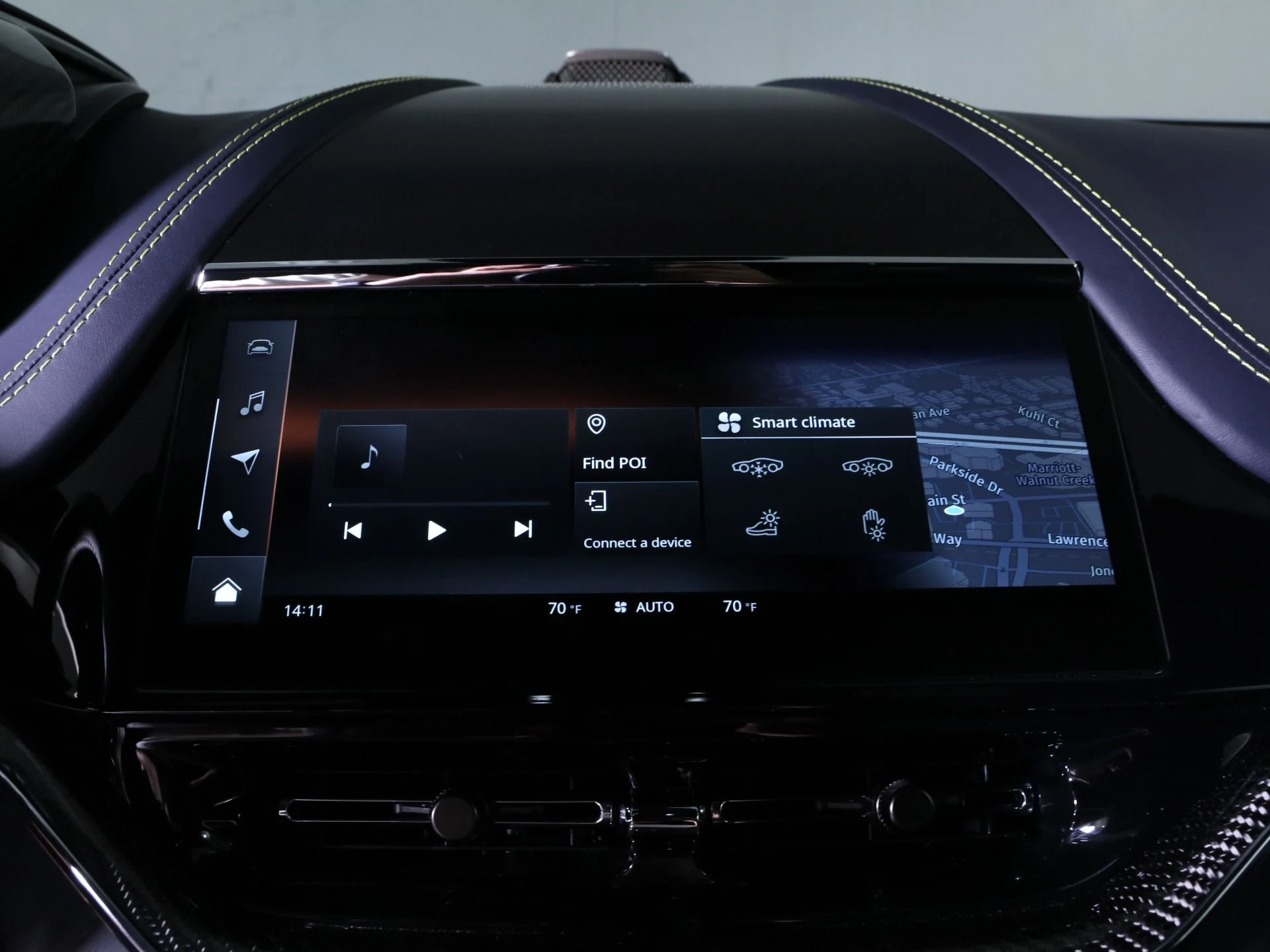 mph022_2880974223_Used_2025_Aston_Martin_DBX_707_1758482784_a4676c31cd