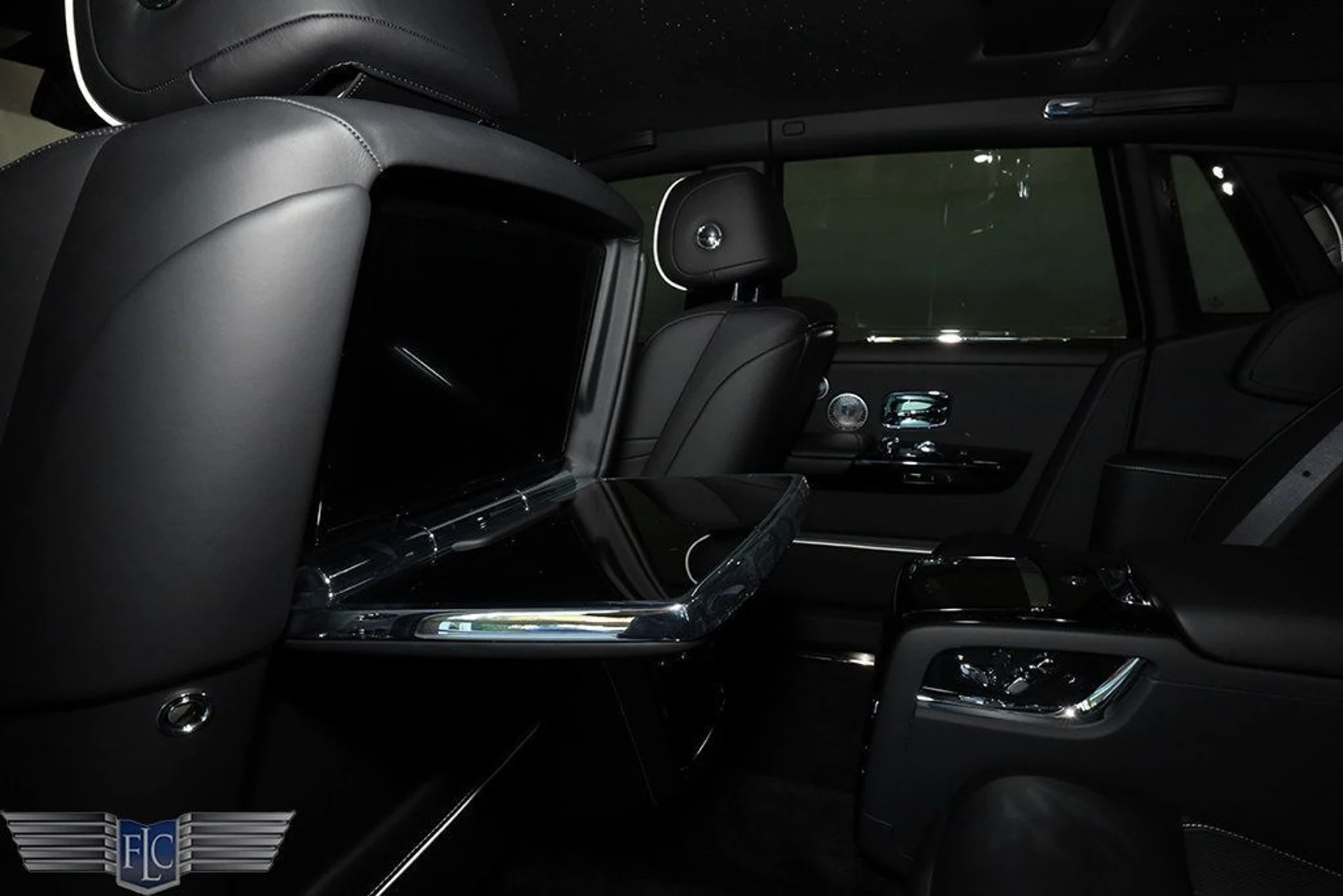 mph022_2881408888_used_2022_rolls_royce_phantom_sedan_9689_23002313_23_1024_d6eff5c9f3