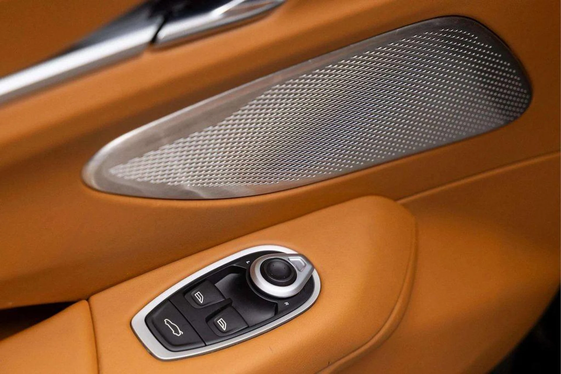 mph022_2887271121_WC_2z_Ta_ST_Wg5_CA_2cr_O_Jnogar8_Ms0_87f7501f33