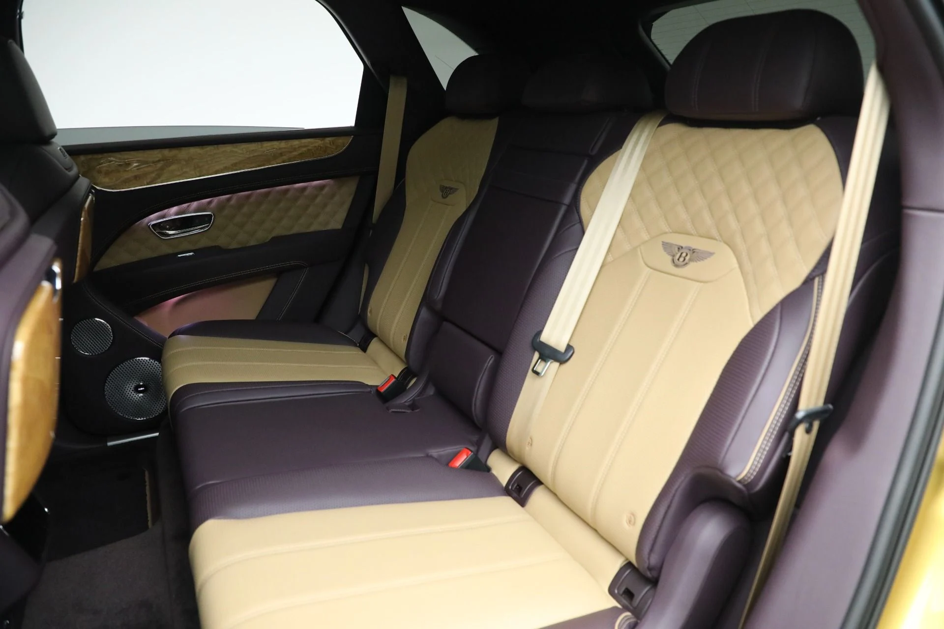 mph022_2892829176_Used_2022_Bentley_Bentayga_Speed_1761593261_729a579d5f