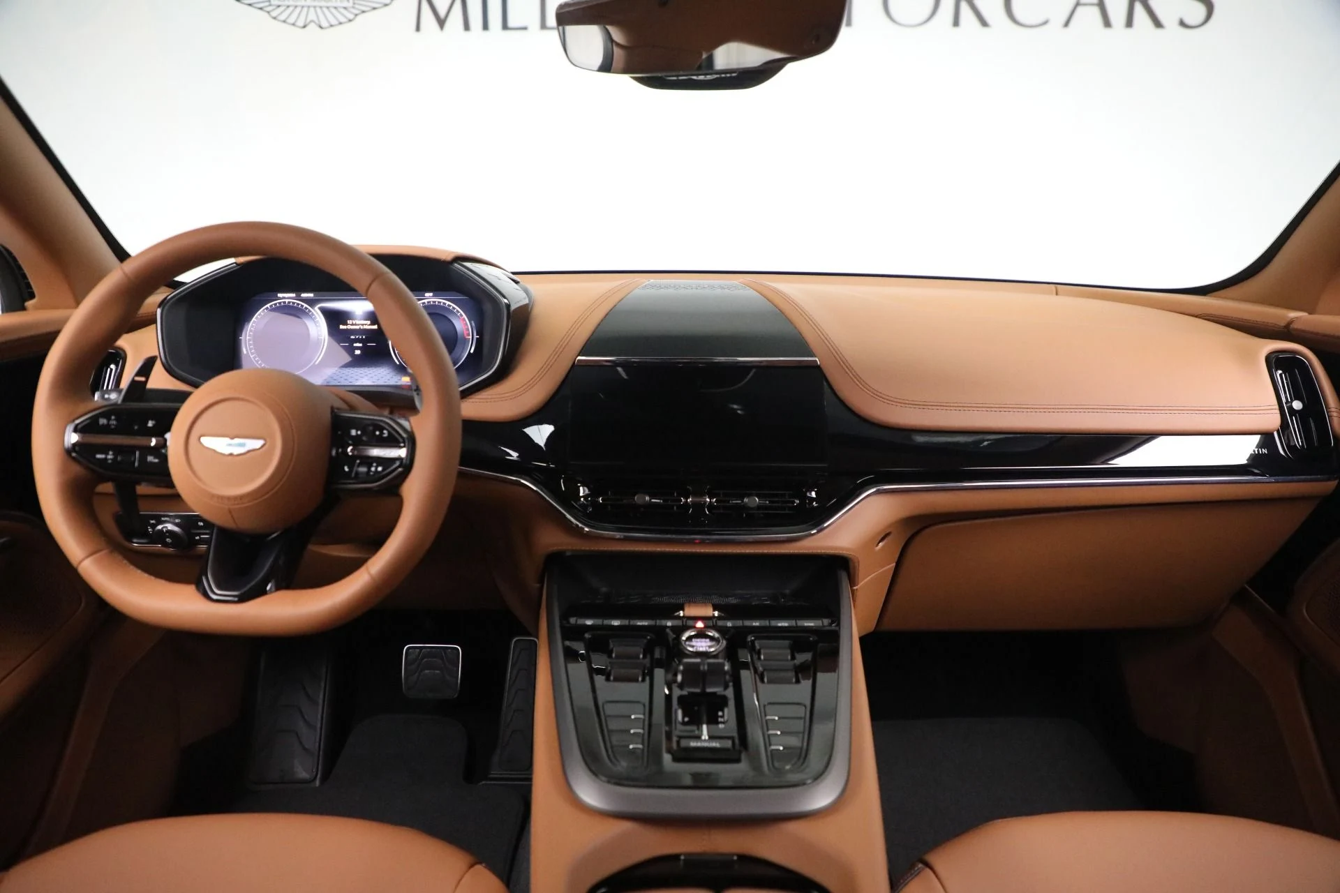 mph022_2899161515_New_2025_Aston_Martin_DBX_707_5b0a7f2ea0