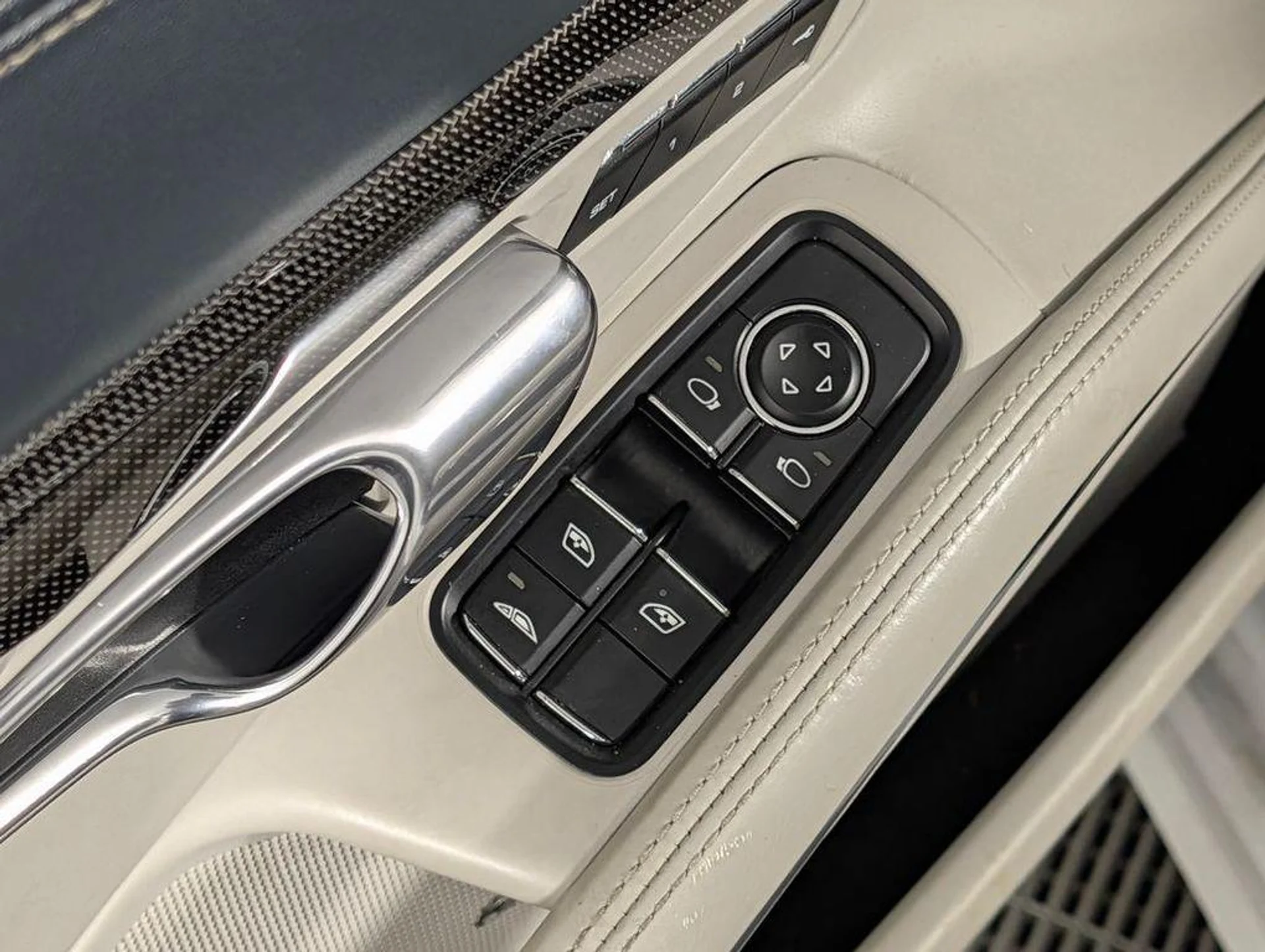 mph022_2900957400_v_Rl9ux_L_v_O_Ws_EZQ_Dg_E9_Uk_NSN_9_V4_fbc1177e2d