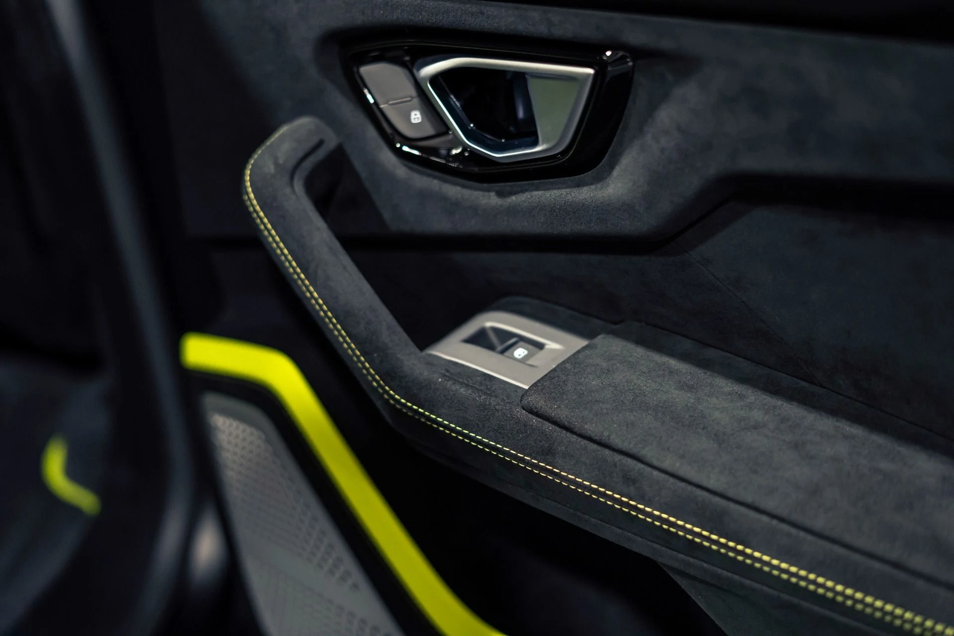 mph022_2903417199_Used_2023_Lamborghini_Urus_Performante_1780414144_43a73a704d