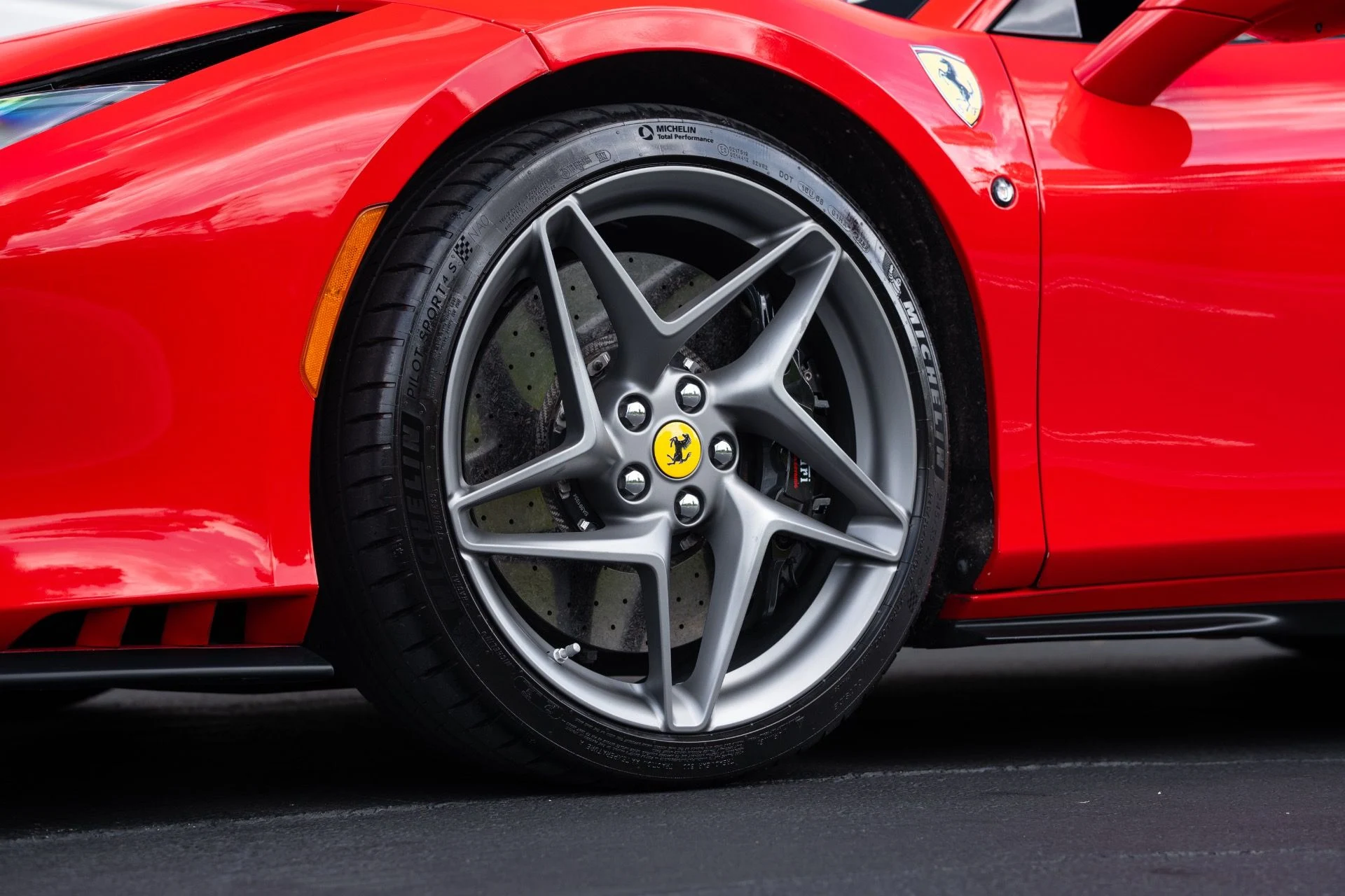 mph022_2909107652_Used_2022_Ferrari_F8_Tributo_1777610144_23fd79b607