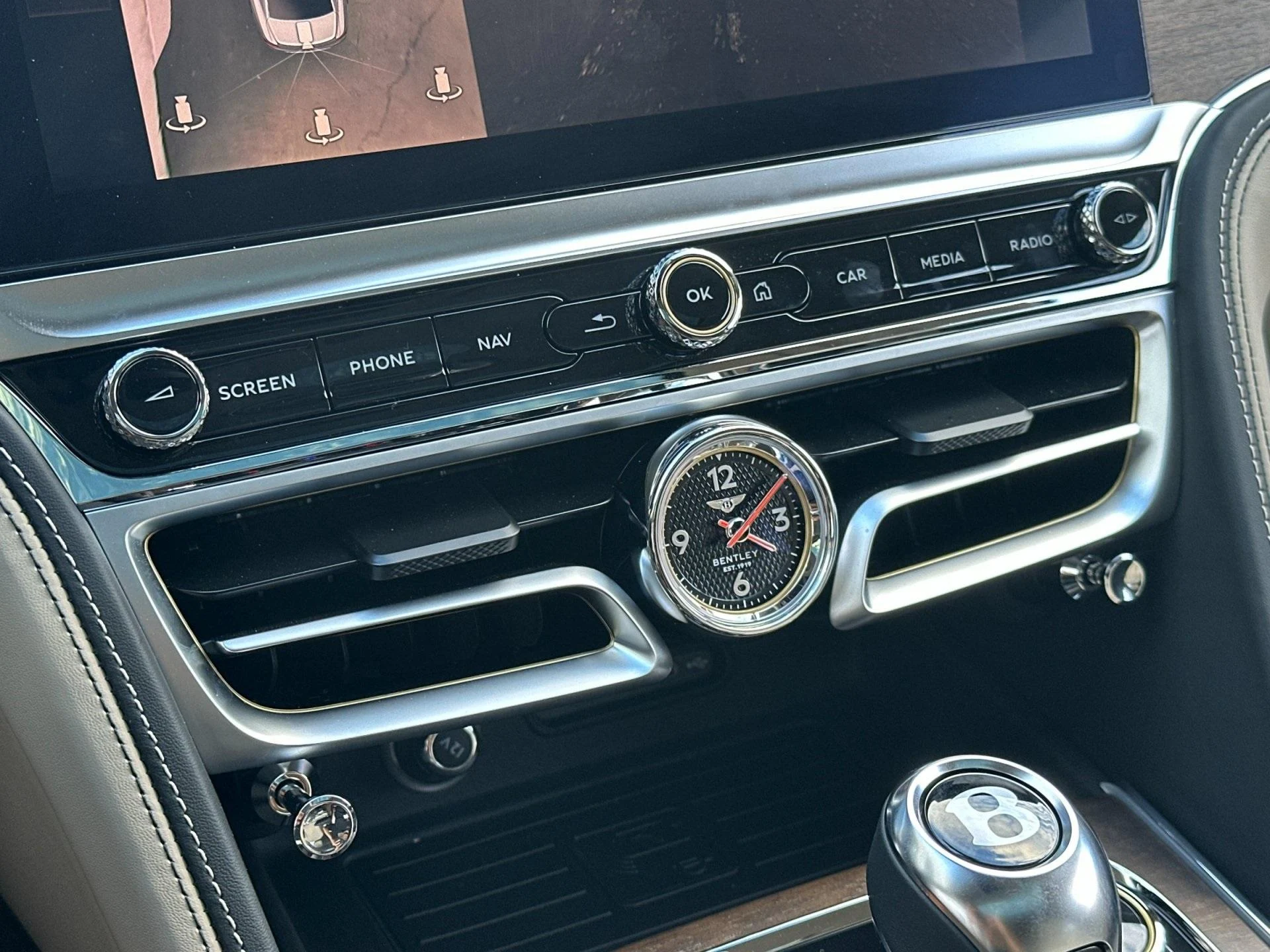 mph022_2915189766_New_2026_Bentley_Flying_Spur_1760604628_5e2b6f3c9d