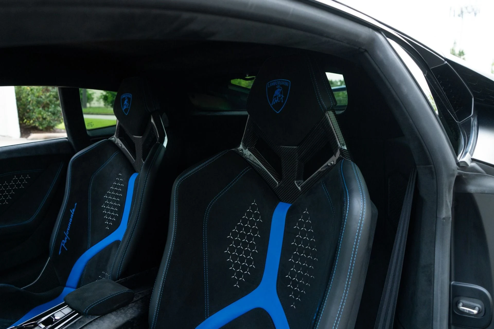 mph022_2917155426_Used_2018_Lamborghini_Huracan_LP_640_4_Performante_1776702980_11178ea84b