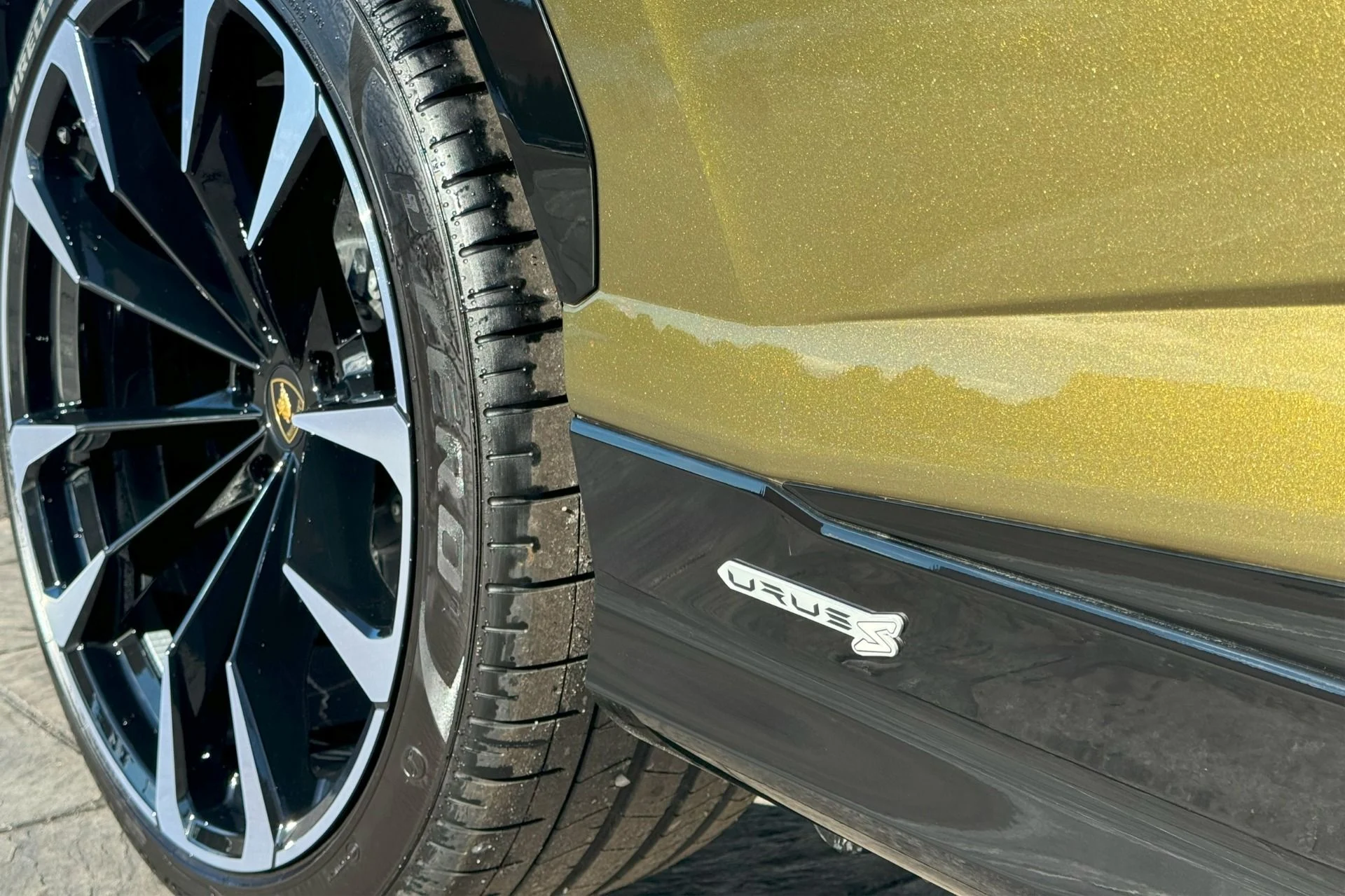 mph022_2920645931_Used_2024_Lamborghini_Urus_S_1738172756_7e8bf27ccf