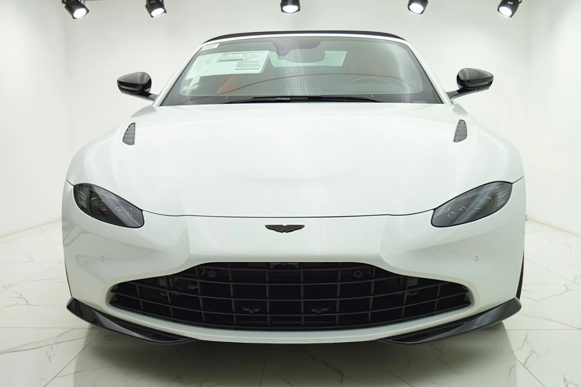 mph022_2924871863_Used_2023_Aston_Martin_Vantage_Roadster_982f4fbef0