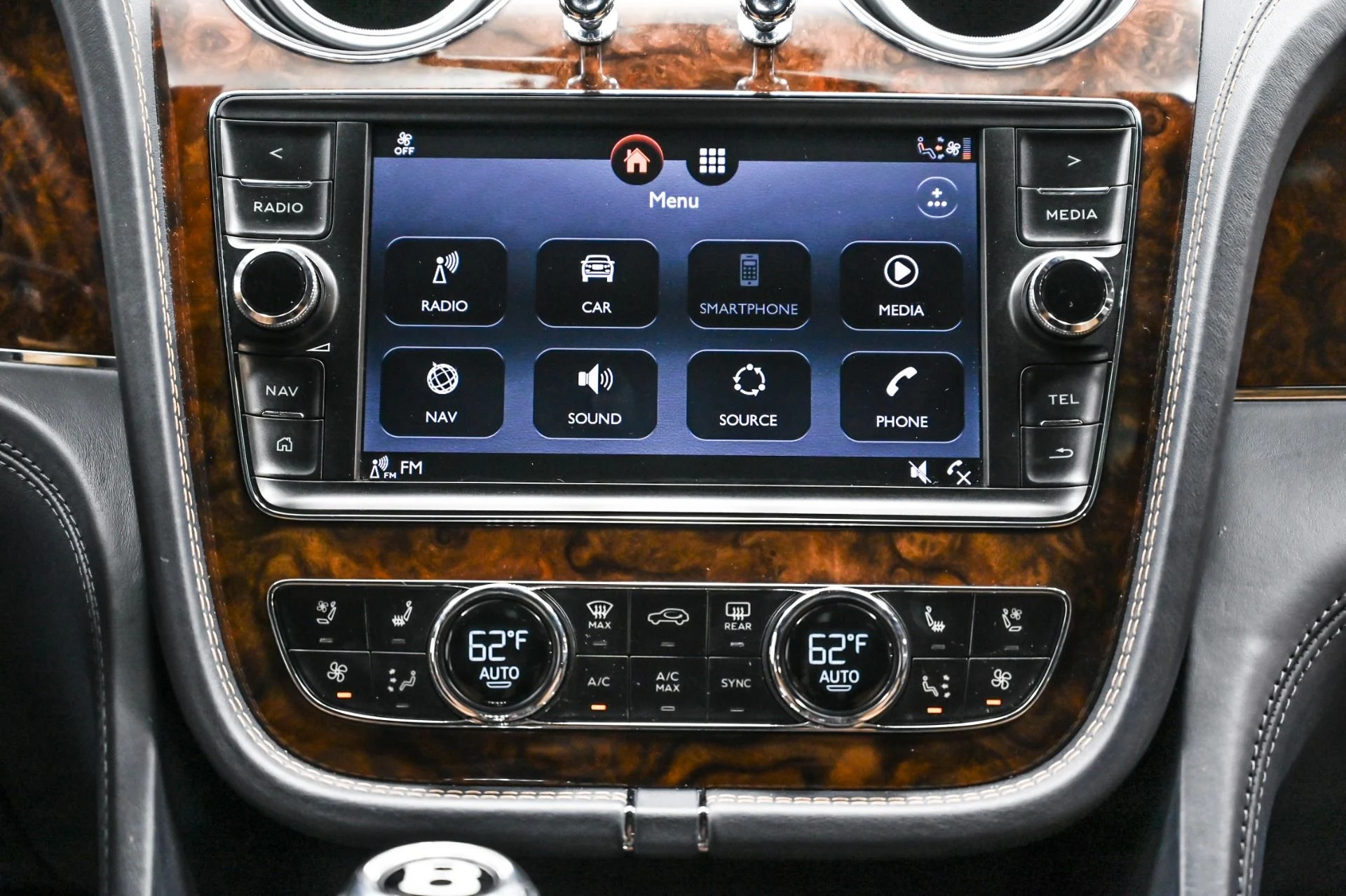 mph022_2928311512_Used_2018_Bentley_Bentayga_W12_1758835166_8c50eefa62