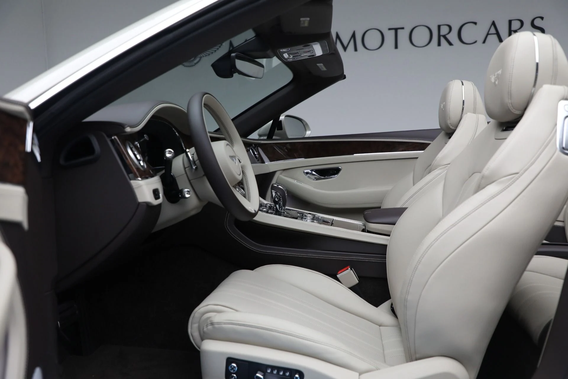 mph022_2933925024_New_2026_Bentley_Continental_GTC_768e539e7e