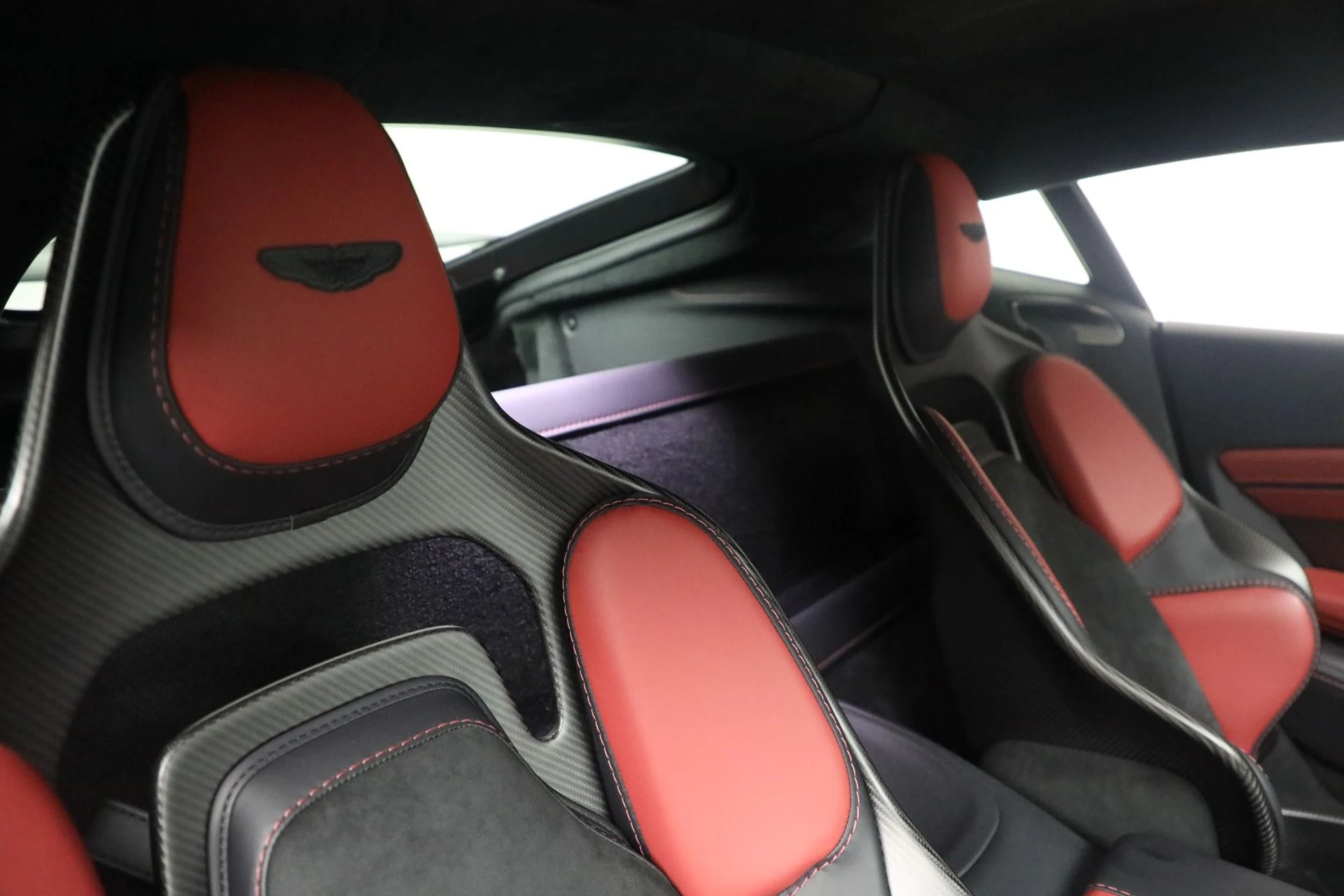 mph022_2940384041_Used_2023_Aston_Martin_Vantage_V12_f6666153a2