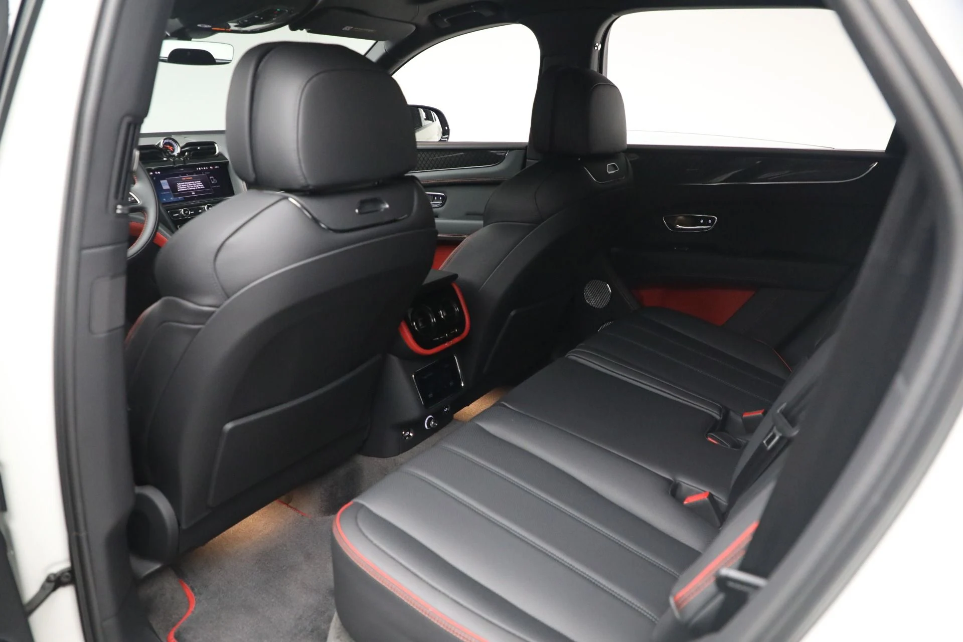 mph022_2942376200_New_2025_Bentley_Bentayga_S_Black_Edition_c83c6b8471