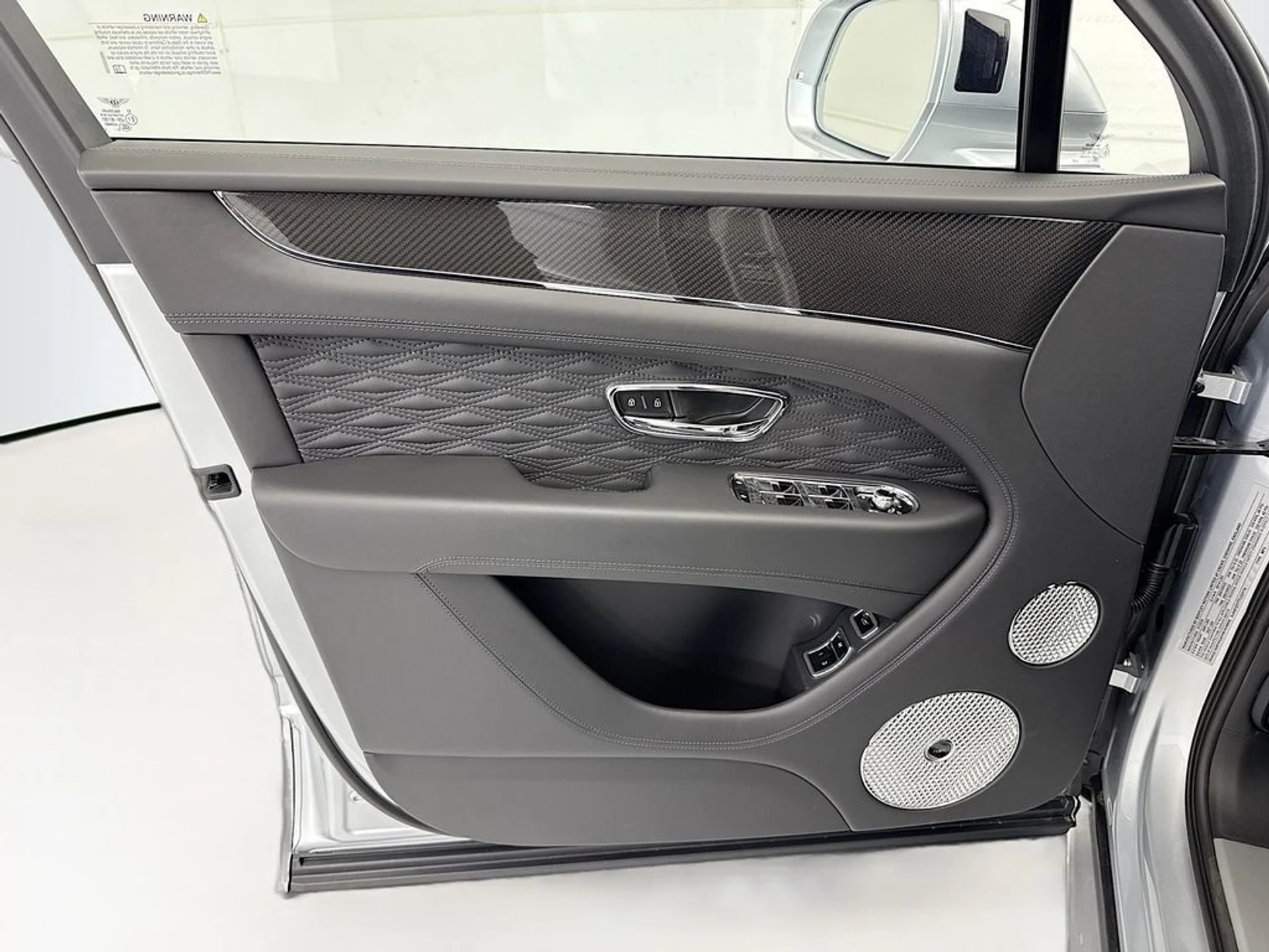 mph022_2943482185_new_2026_bentley_bentayga_8119_23011289_23_1024_eaeadbc787