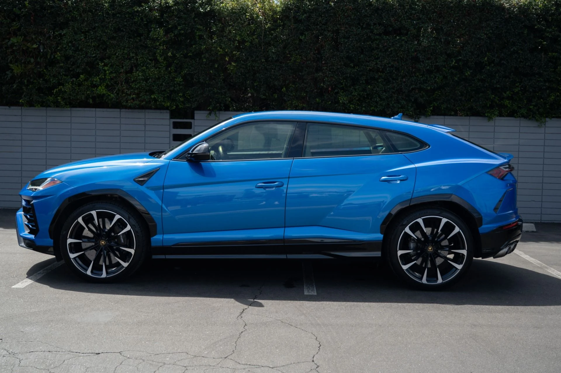 mph022_2959231139_Used_2021_Lamborghini_Urus_1756334741_b13175d223