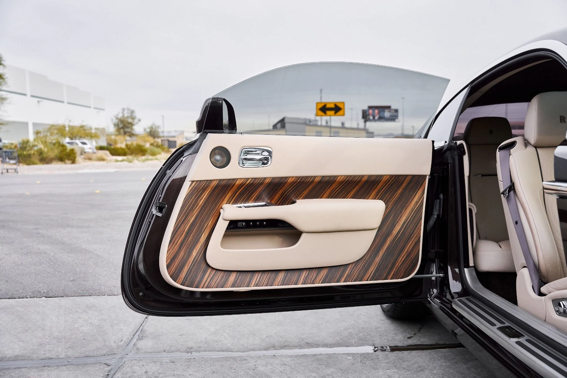 mph022_2960787546_Used_2014_Rolls_Royce_Wraith_Base_1767150963_cf5005c18b