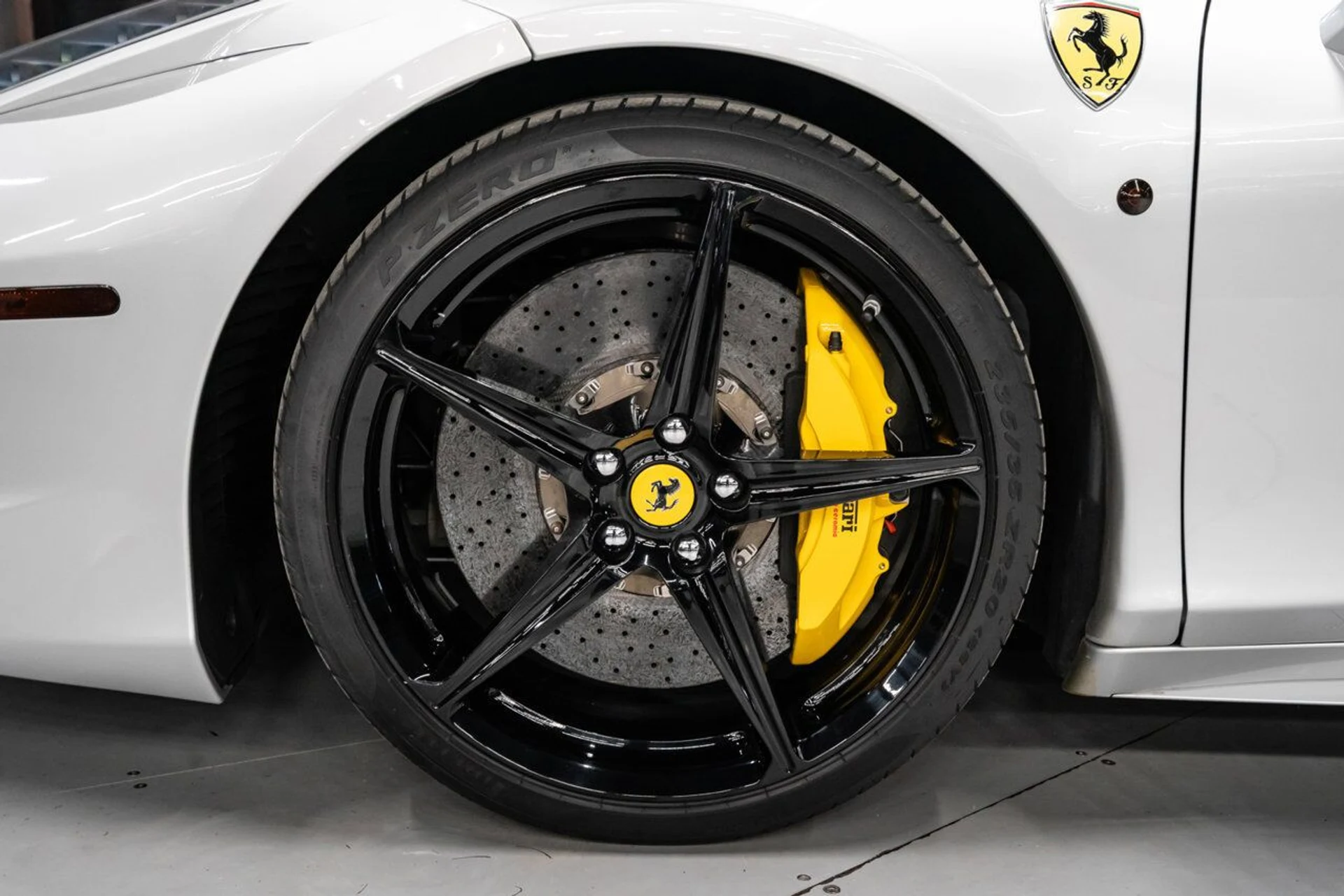 mph022_2964346598_ferrari_458_italia_2013_58fb6e21c0