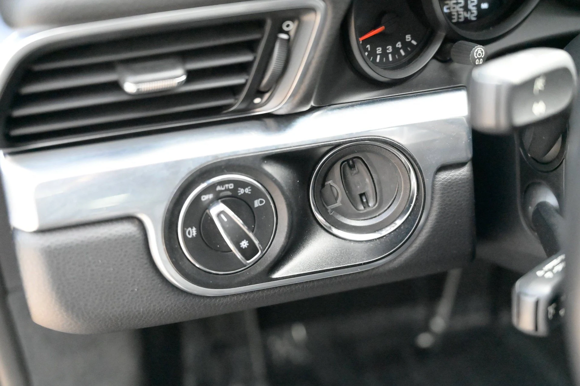 mph022_2964656937_37b8524994444d1d983ecde0b8f4f92e_5be2a3aab3