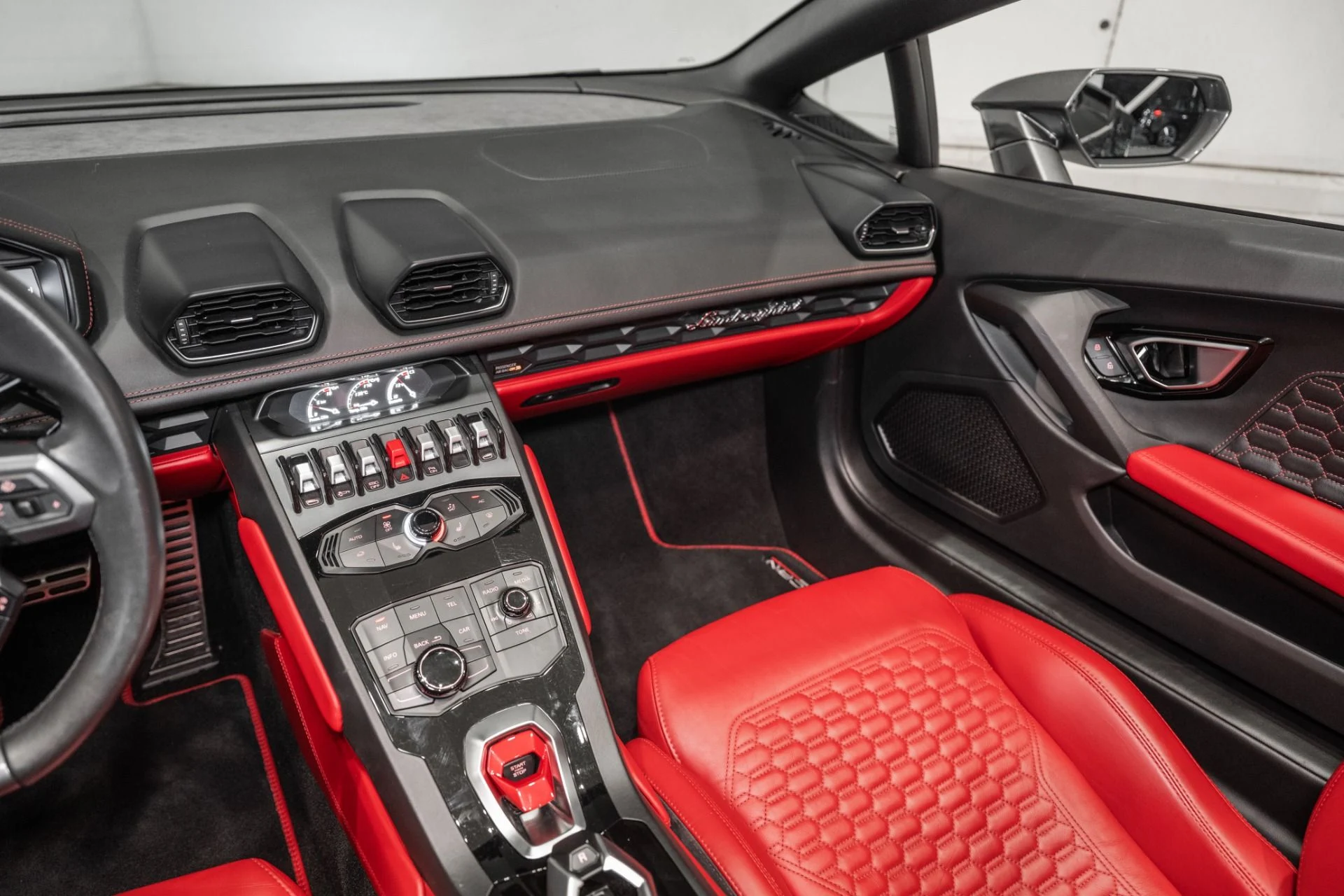 mph022_2968599186_Used_2016_Lamborghini_Huracan_LP_610_4_Spyder_1773071752_79ae79018e