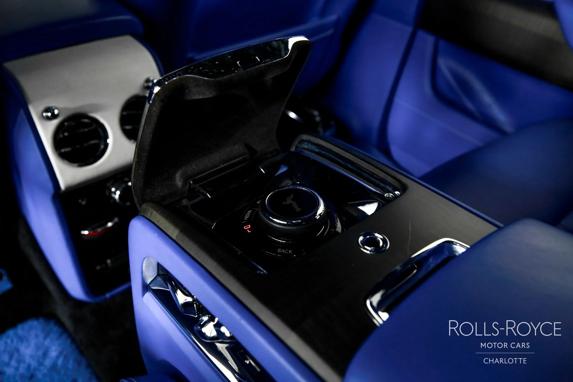 mph022_2971474895_Used_2021_Rolls_Royce_Cullinan_1771363967_f62763ecb0