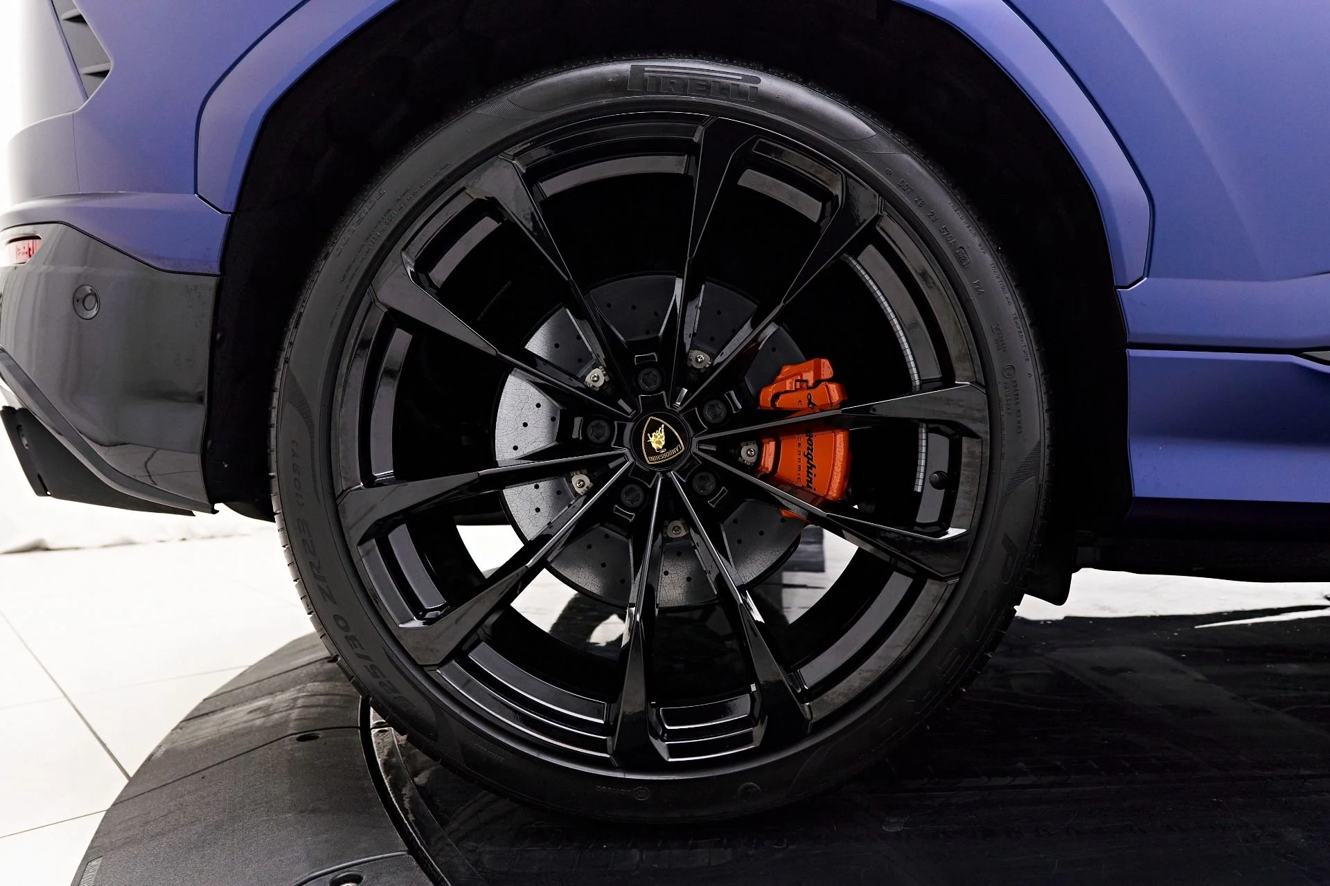 mph022_2985840571_Used_2021_Lamborghini_Urus_1710035335_ef74bb6747