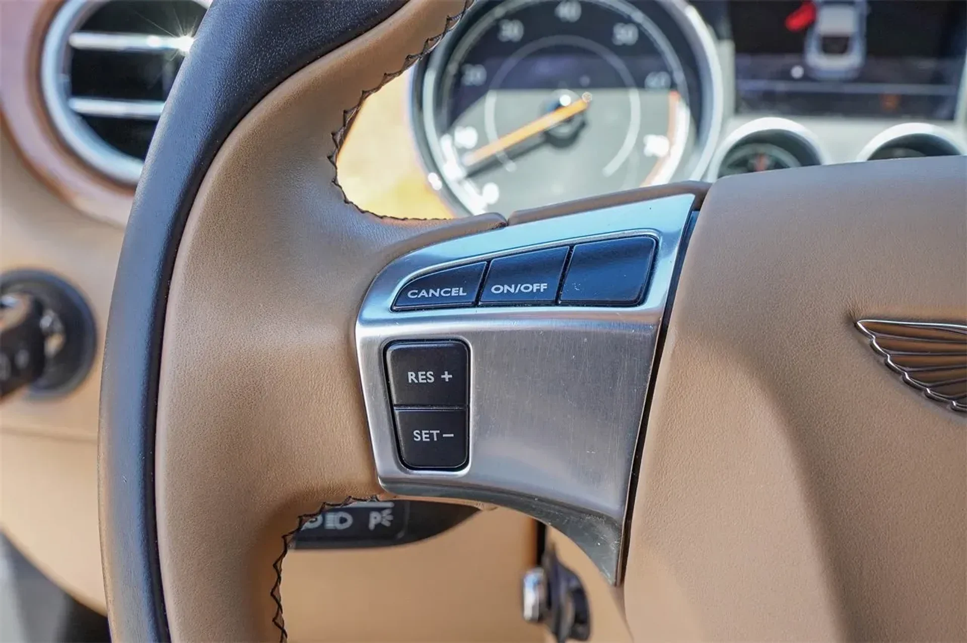 mph022_2995060560_e0de3cd90ab34442bfab2fcccf0f8e38_469d7b88a1