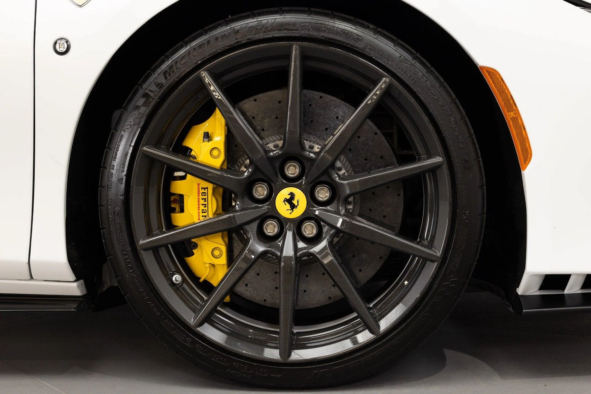 mph022_2998521996_Used_2022_Ferrari_F8_Spider_1789652690_7c7c3f48e3
